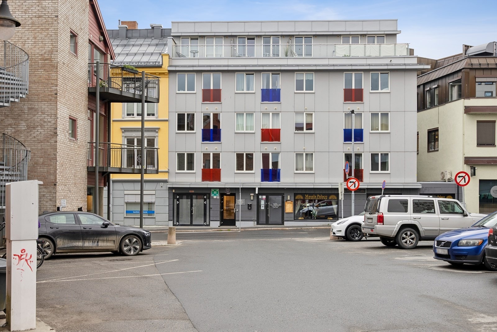 En lettstelt leilighet i et bygg fra 2007, med alt du trenger i umiddelbar nærhet. Galleribilde