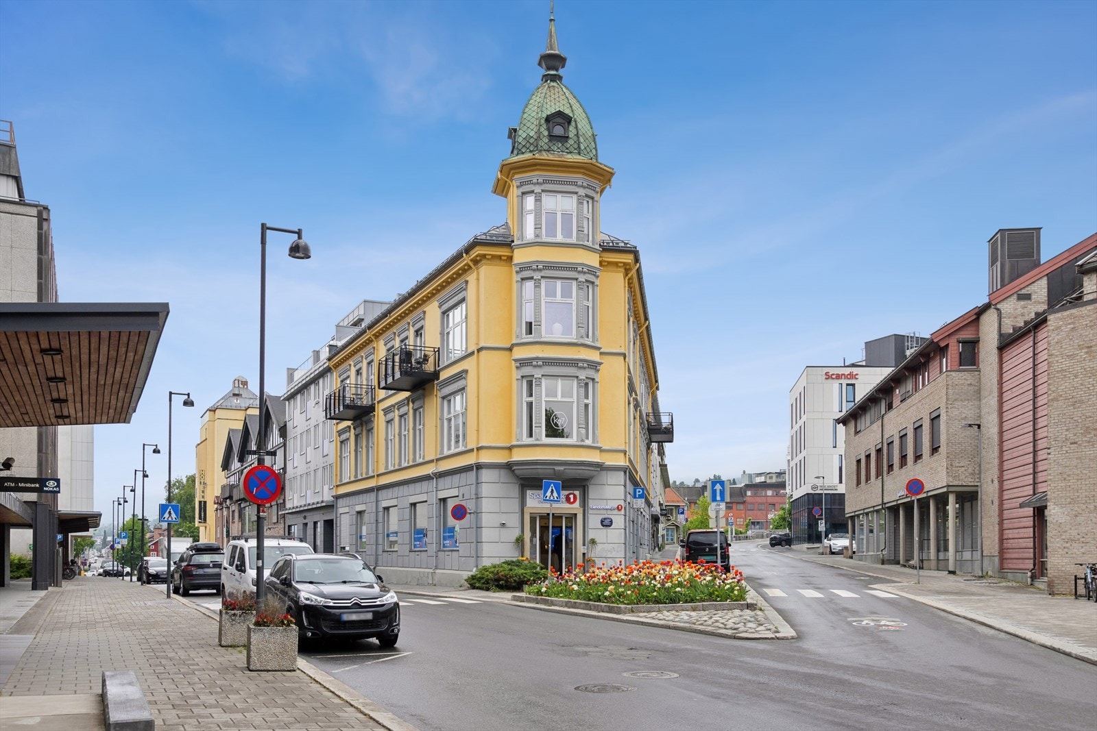 Dette er en arealeffektiv og lettstelt 2-roms leilighet med svært sentral beliggenhet i Lillehammer sentrum. Galleribilde