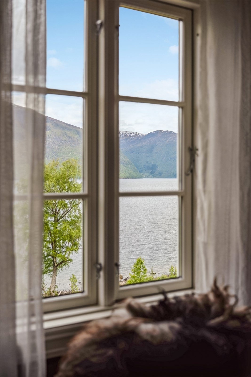 Tenk å sitje her med noko godt i glaset, Galleribilde