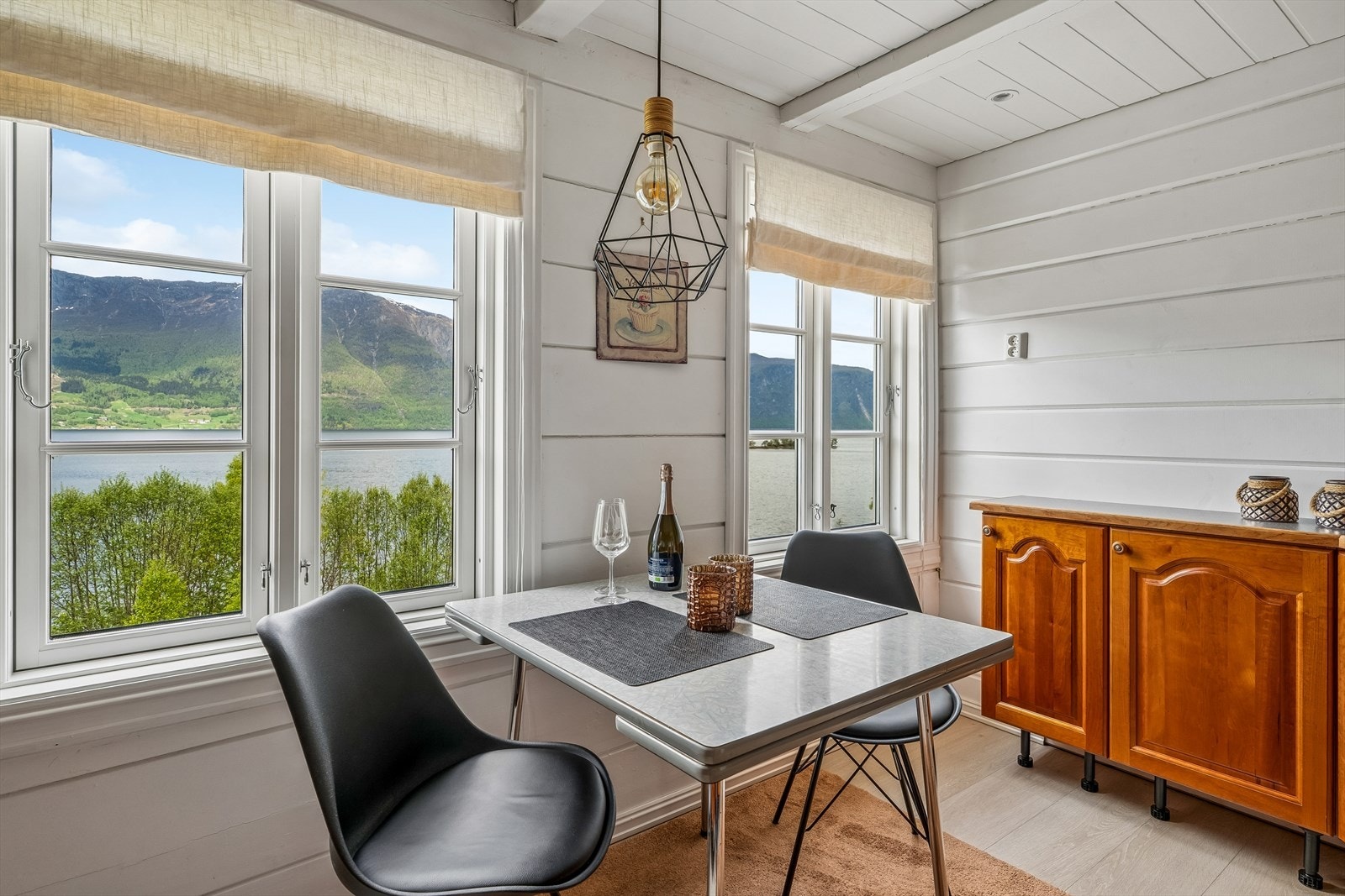 Super plass å kunne nyte måltidet saman med familie eller gode venner Galleribilde