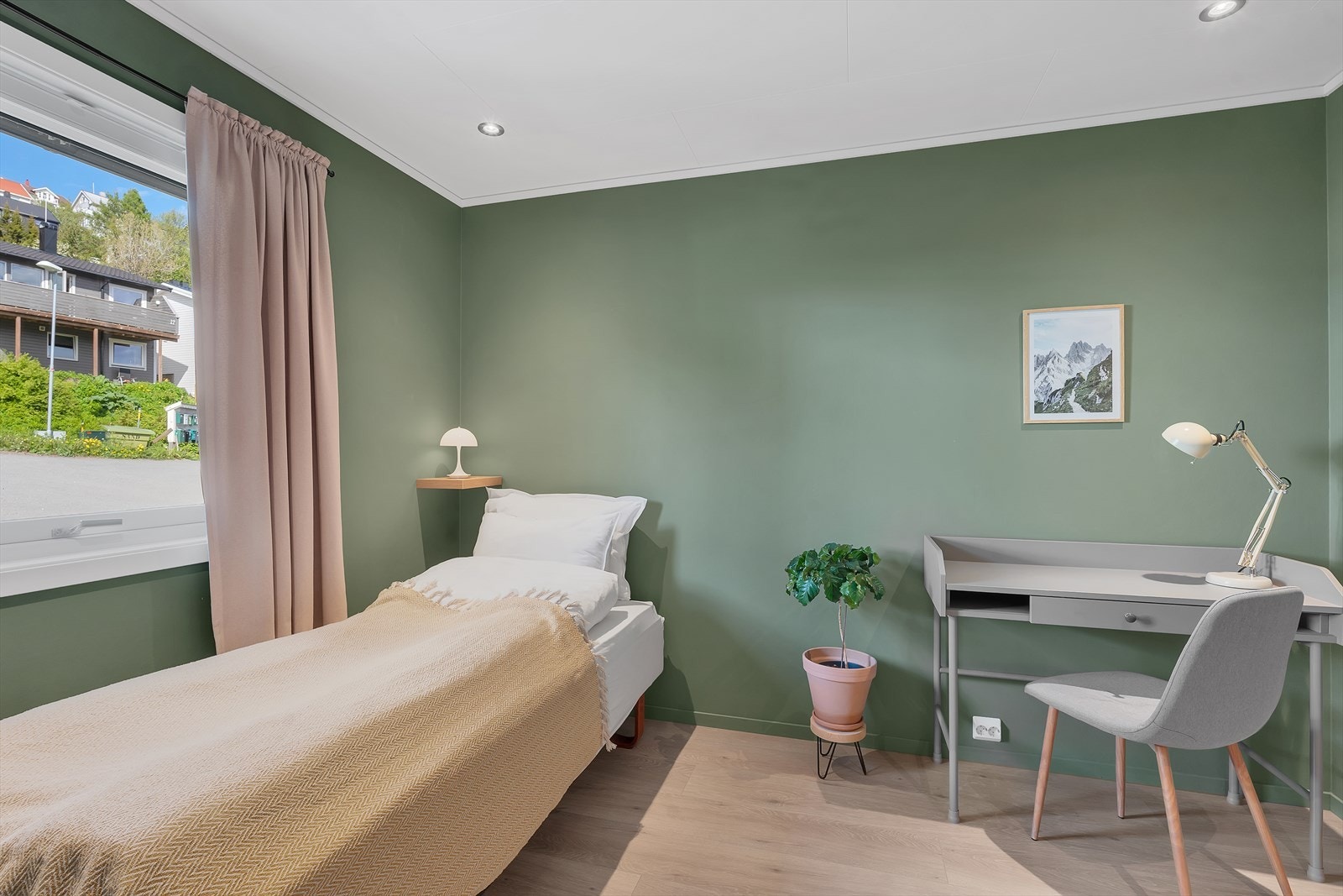 Det er 2 gode soverom i leiligheten Galleribilde