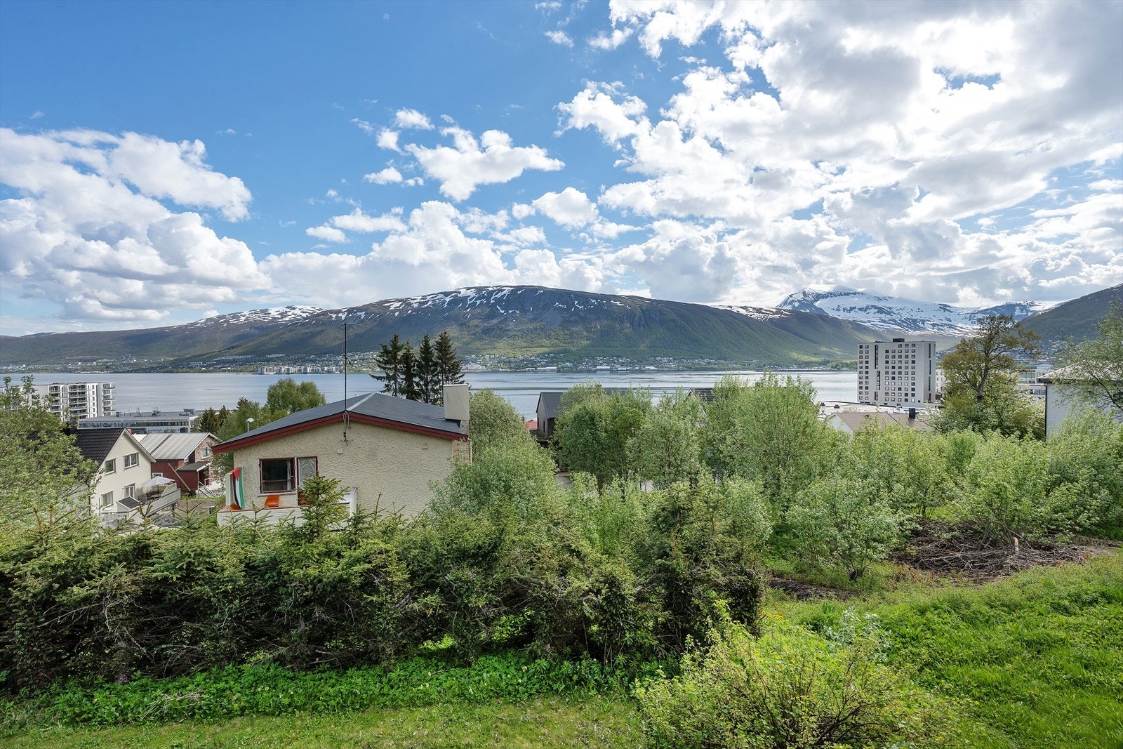 Utsikt østover Galleribilde