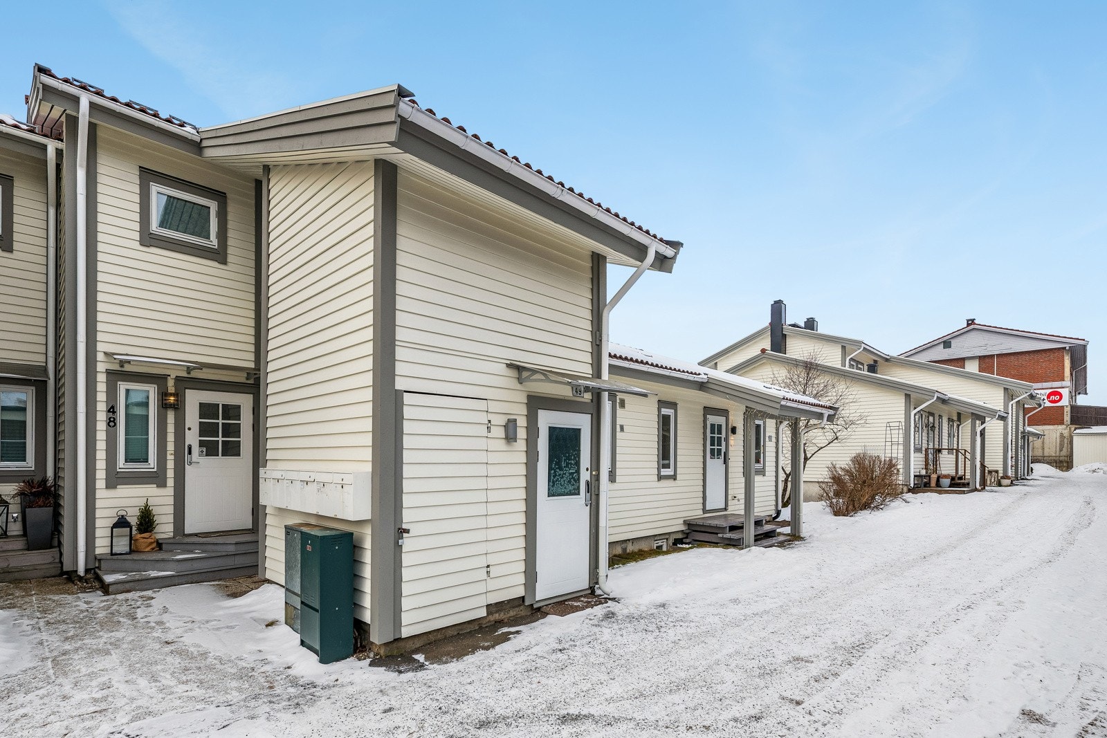 Adkomst til boligen via egen inngang. Galleribilde