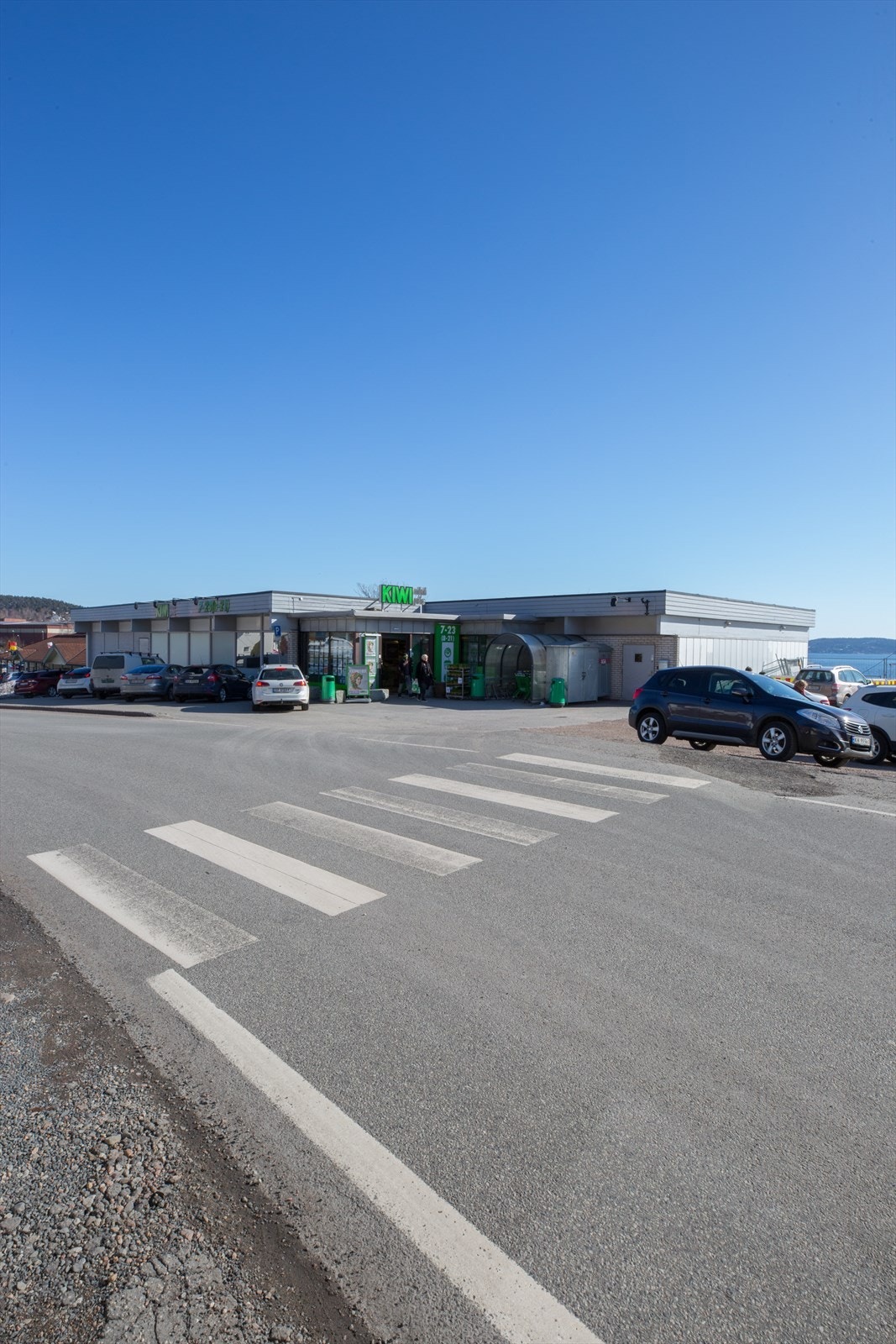 Nærområdet - Boligen ligger en kort spasertur unna Tofte Sentrum med en rekke butikker. Galleribilde
