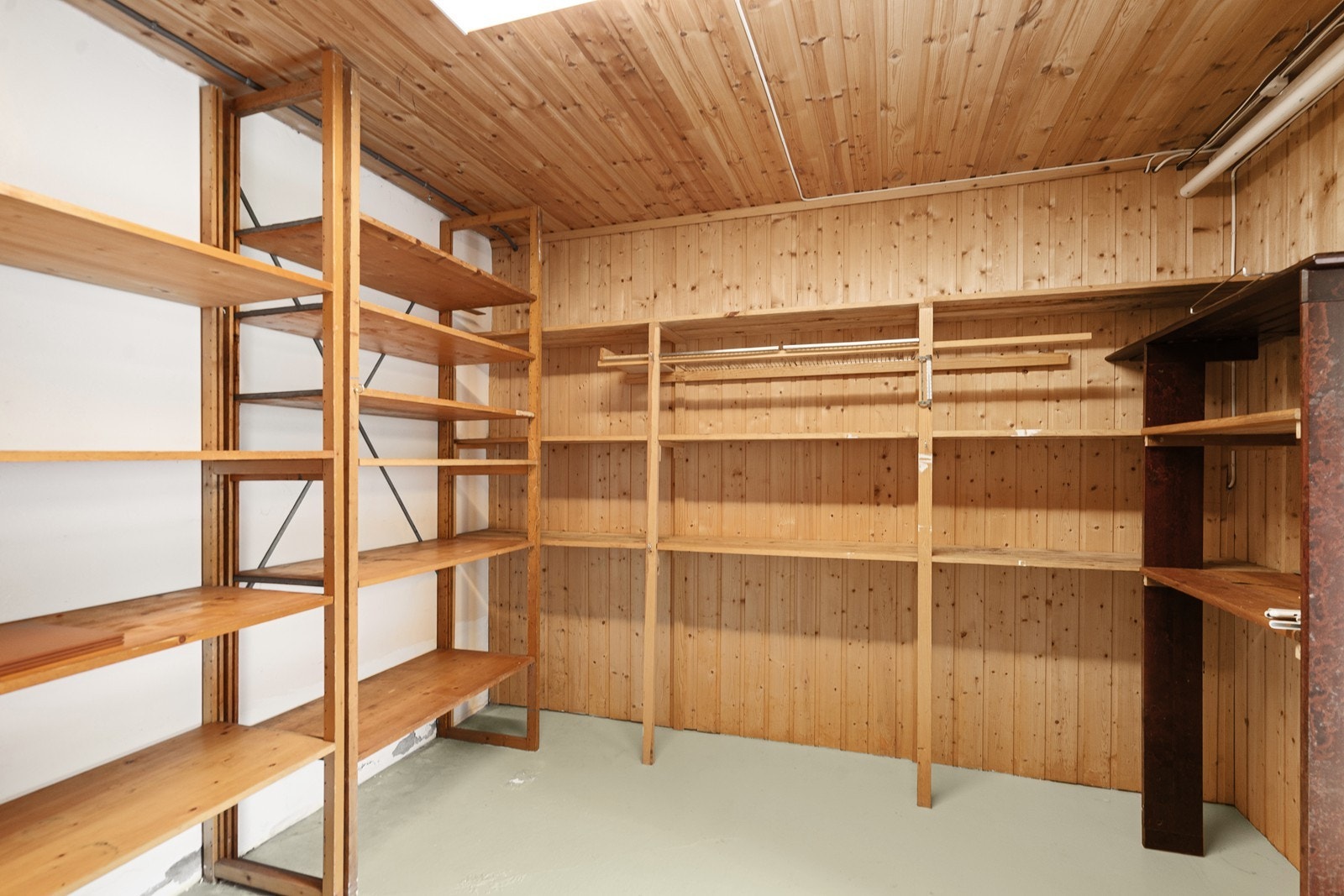 Lagerrom/bod Galleribilde