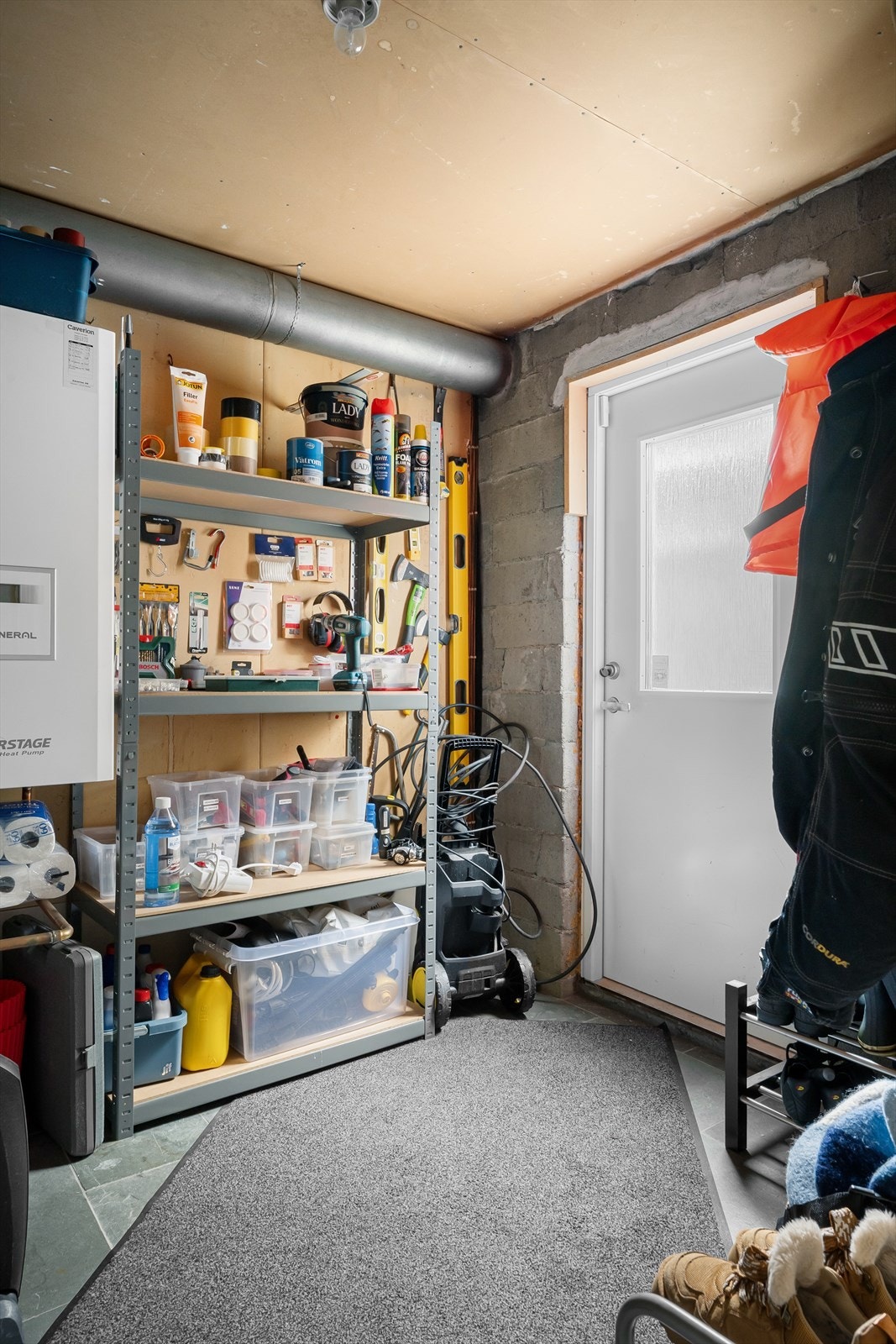 Kjellerinngang og teknisk rom. Galleribilde