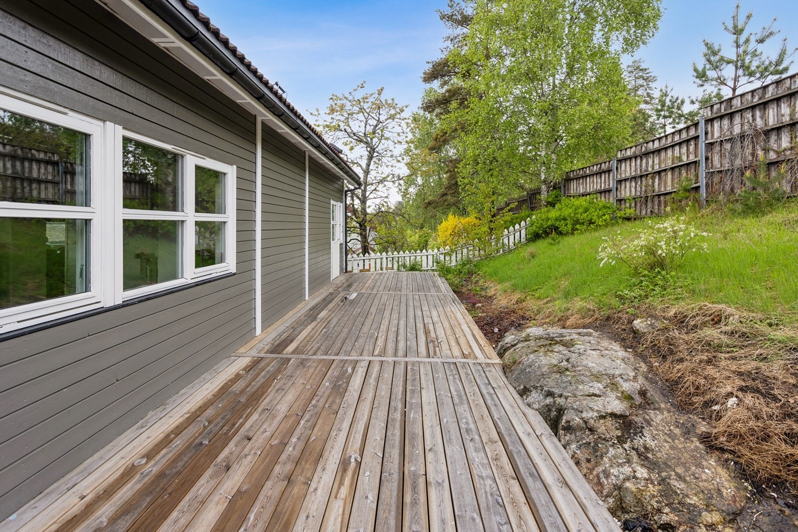 Fra vaskerommet er det utgang til enda en terrasse på ca. 32 m². Galleribilde