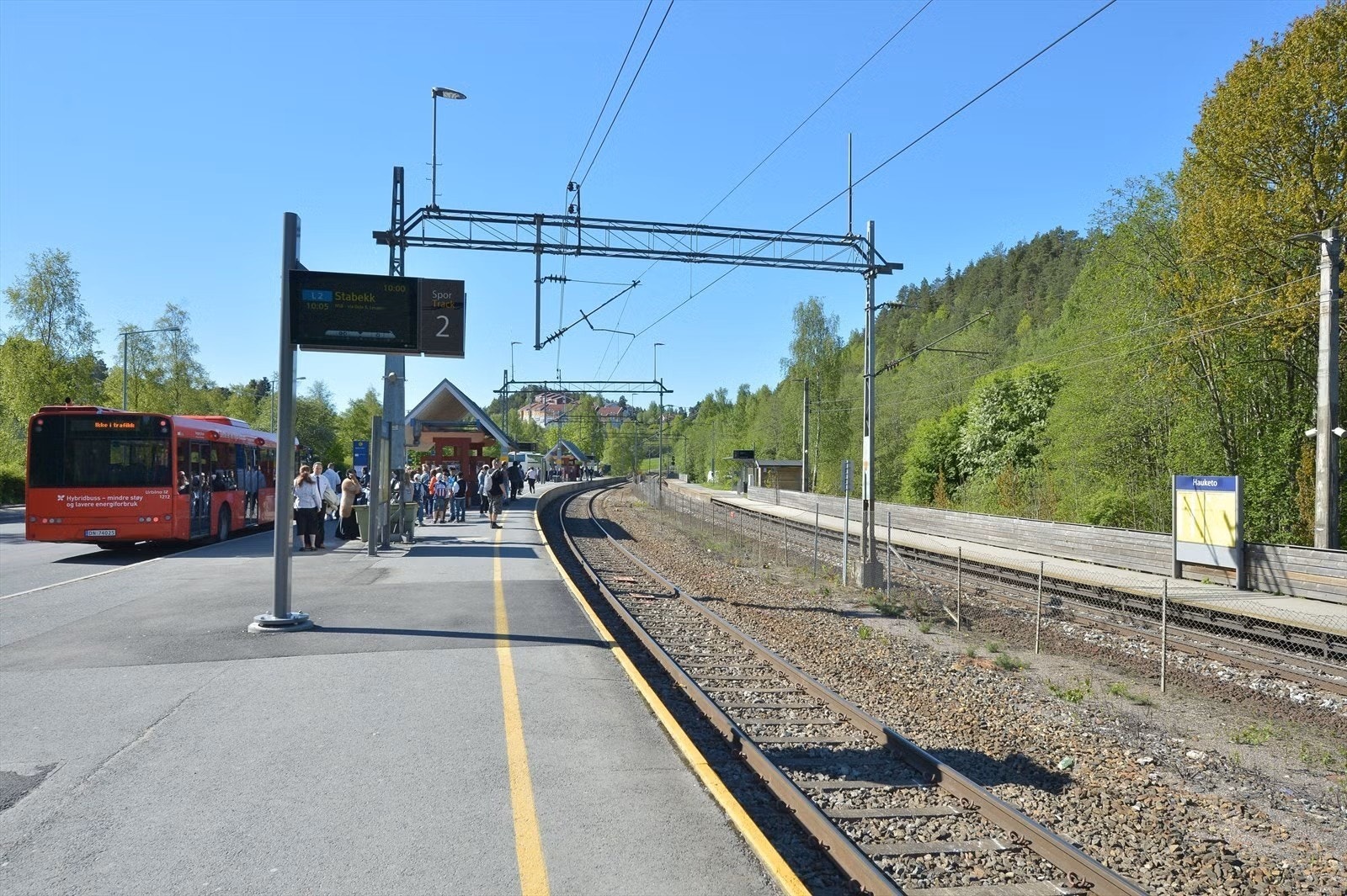 Buss fra Bjørndal korresponderer også fint med tog fra Hauketo togstasjon, som bringer deg raskt til Oslo sentrum og Ski. Galleribilde