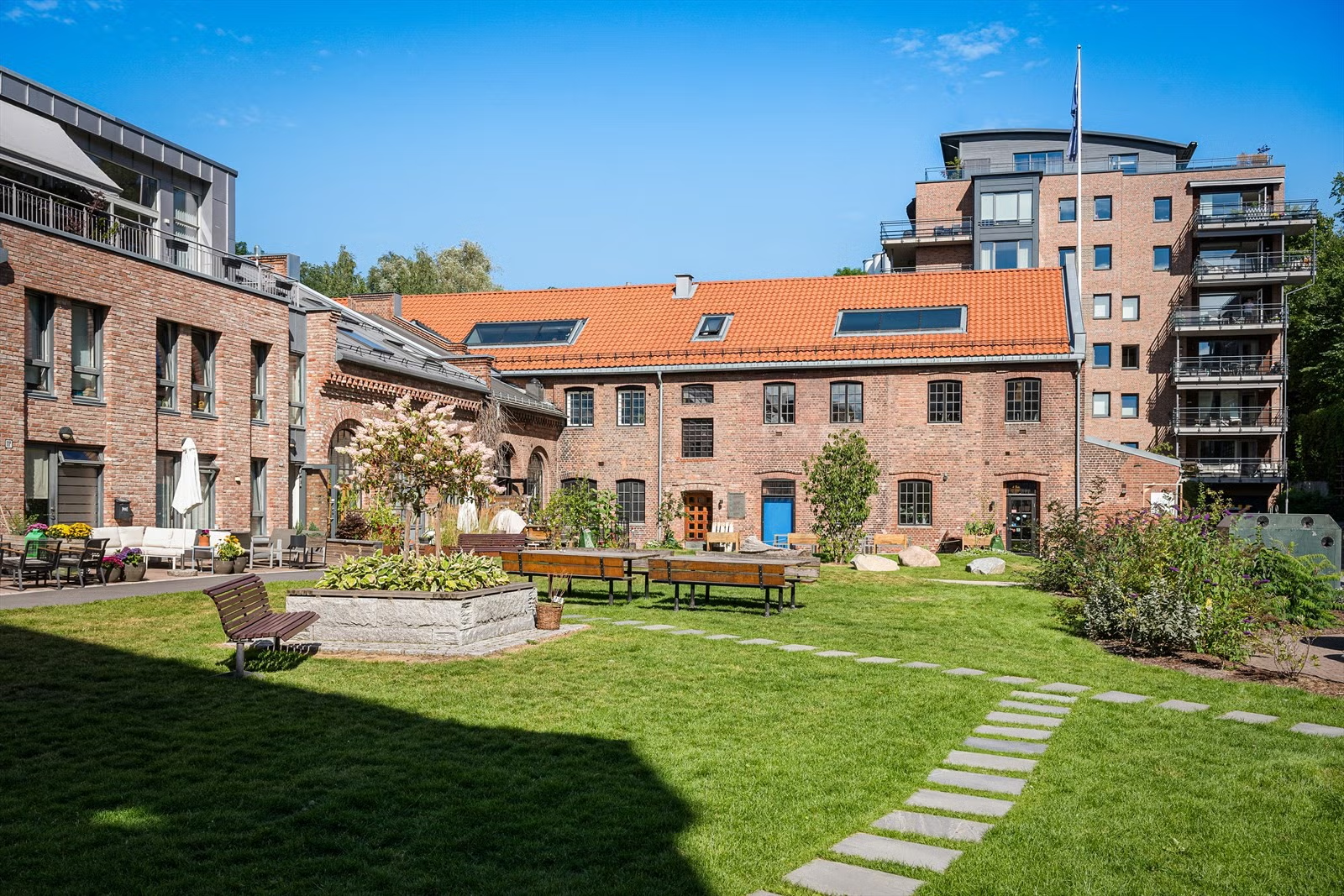 Lilleborg er kjent for sin krembeliggenhet ved Akerselva - her bor man i tilbaketrukkede omgivelser, samtidig som han har alt av fasiliteter i armlengdes avstand Galleribilde