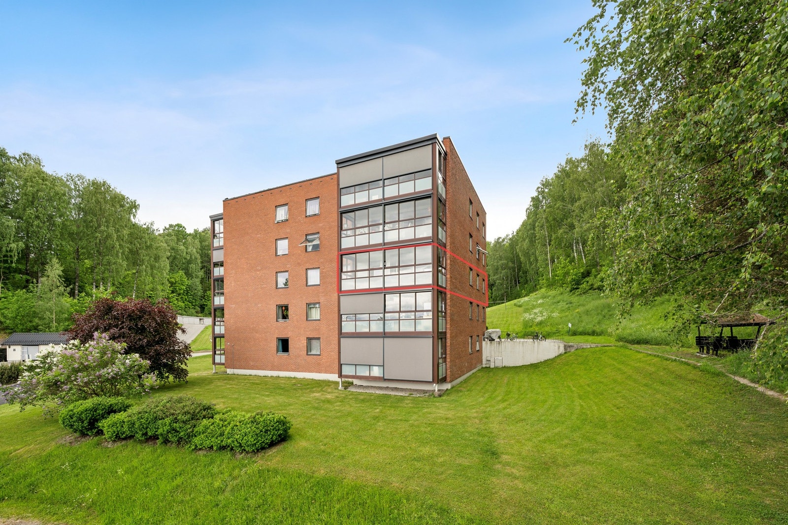 Haavard Ask Haakensen v/ Privatmegleren Hønefoss har gleden av å presentere Haldenveien 123! Galleribilde