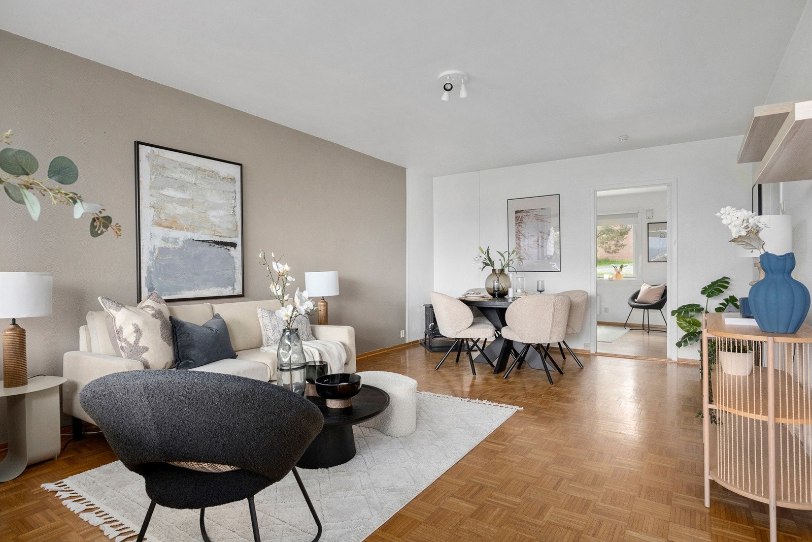 Stue med flere innredningsmuligheter. Galleribilde