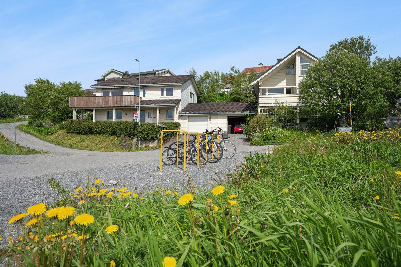 Sykkelparkering i tilknytning til eiendommen. Galleribilde