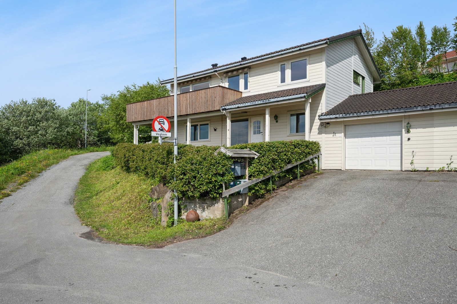 Boligen ligger i enden av ei blindgate. Galleribilde