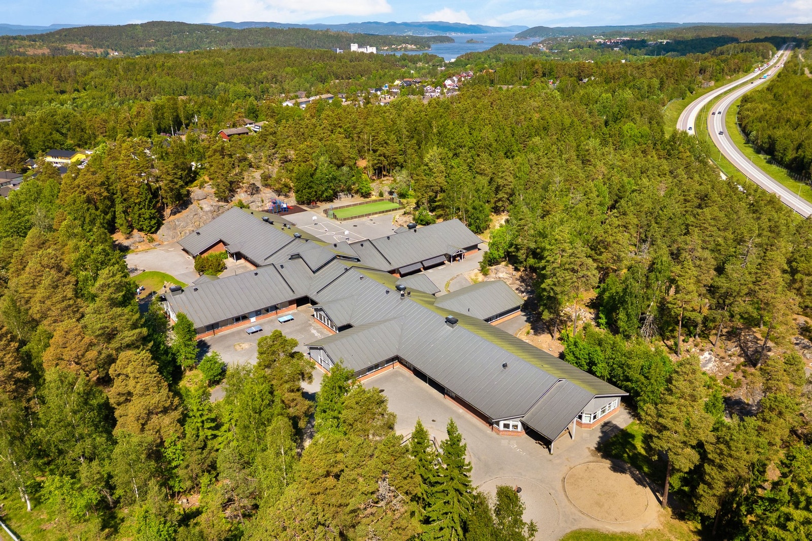 Trygg og kort vei til Åvangen skole Galleribilde