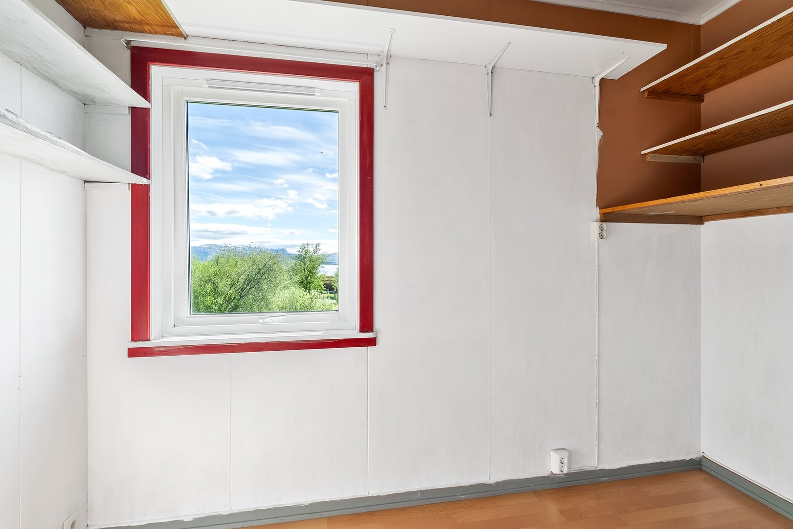 Bod med adkomst fra grovkjøkken/vaskerom Galleribilde