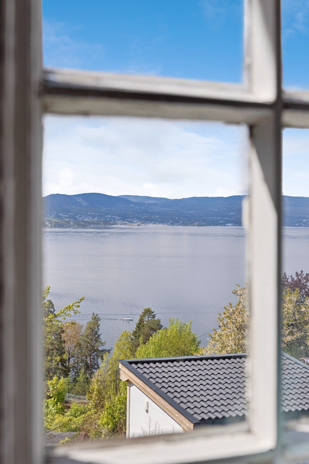 Her kan man følge innseiligen i Oslofjorden og vakre fargespill ved solnedgang. Galleribilde