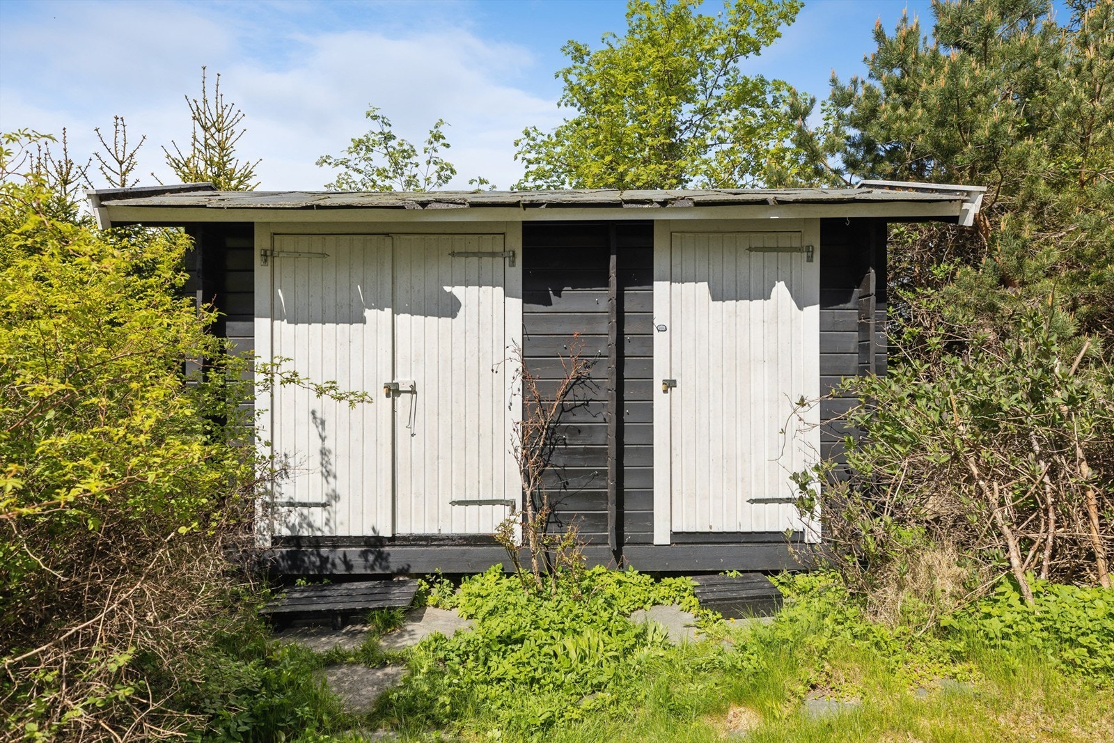 Frittstående uthus Galleribilde