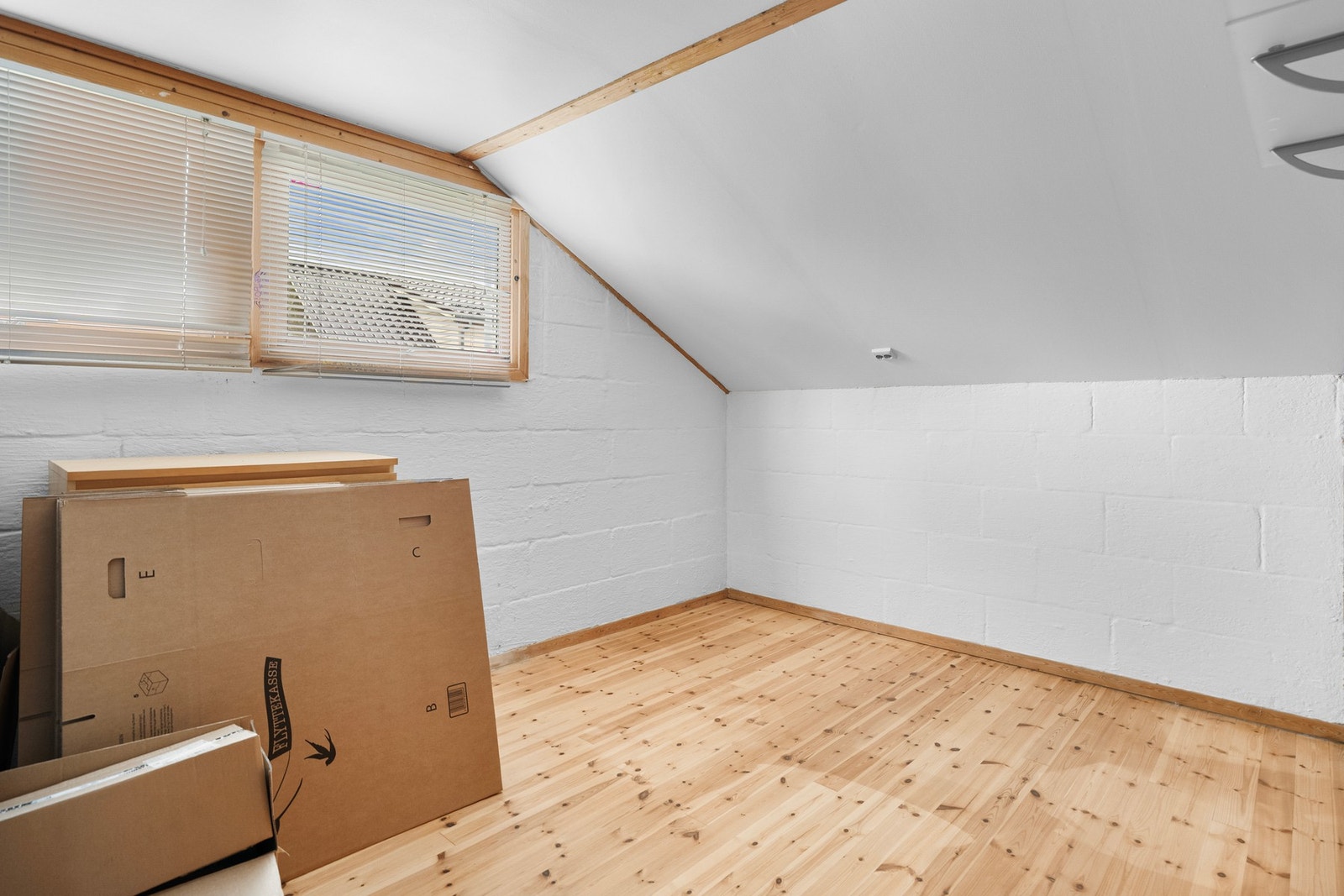 På innsiden av vaskerommet har man et innredet rom som er godkjent som bod. Galleribilde