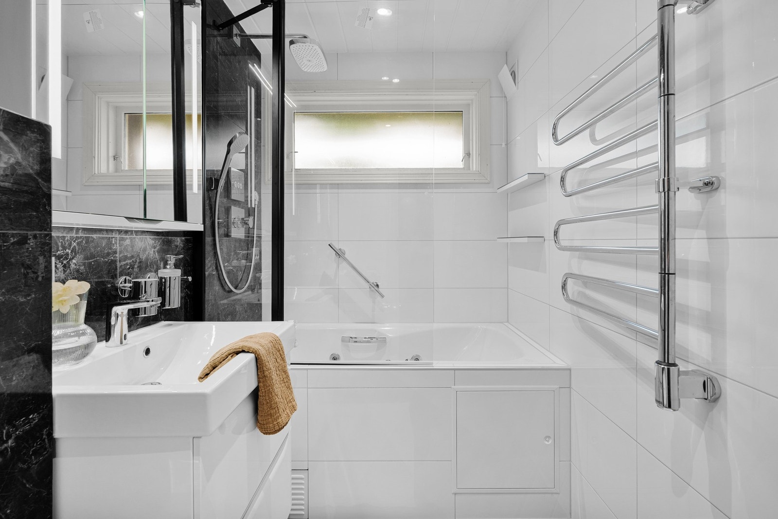 Dette badet ble renovert i 2021 og holder en svært høy standard. Galleribilde