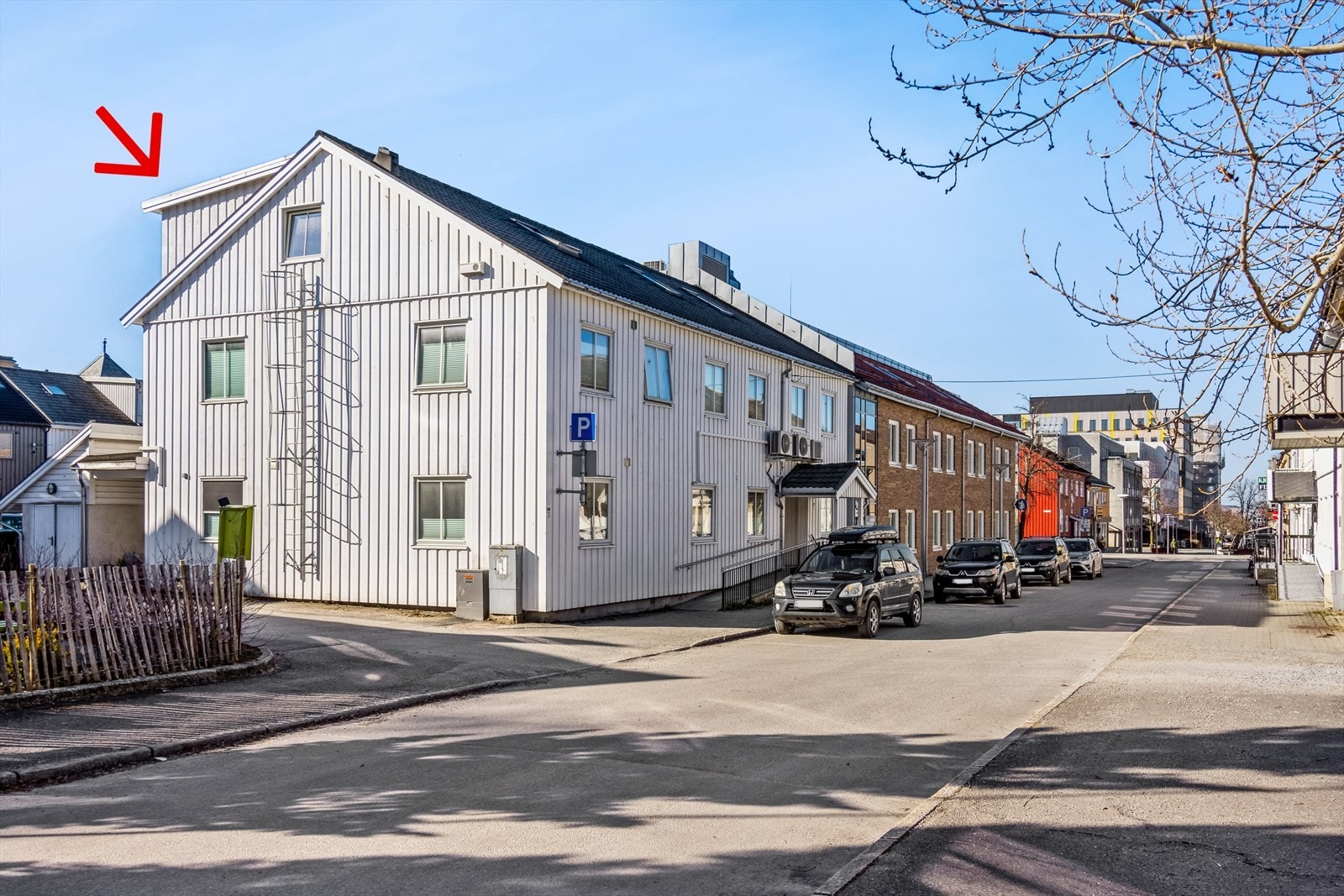 Leiligheten ligger midt i Steinkjer sentrum med gåavstand til alt av fasiliteter. Galleribilde