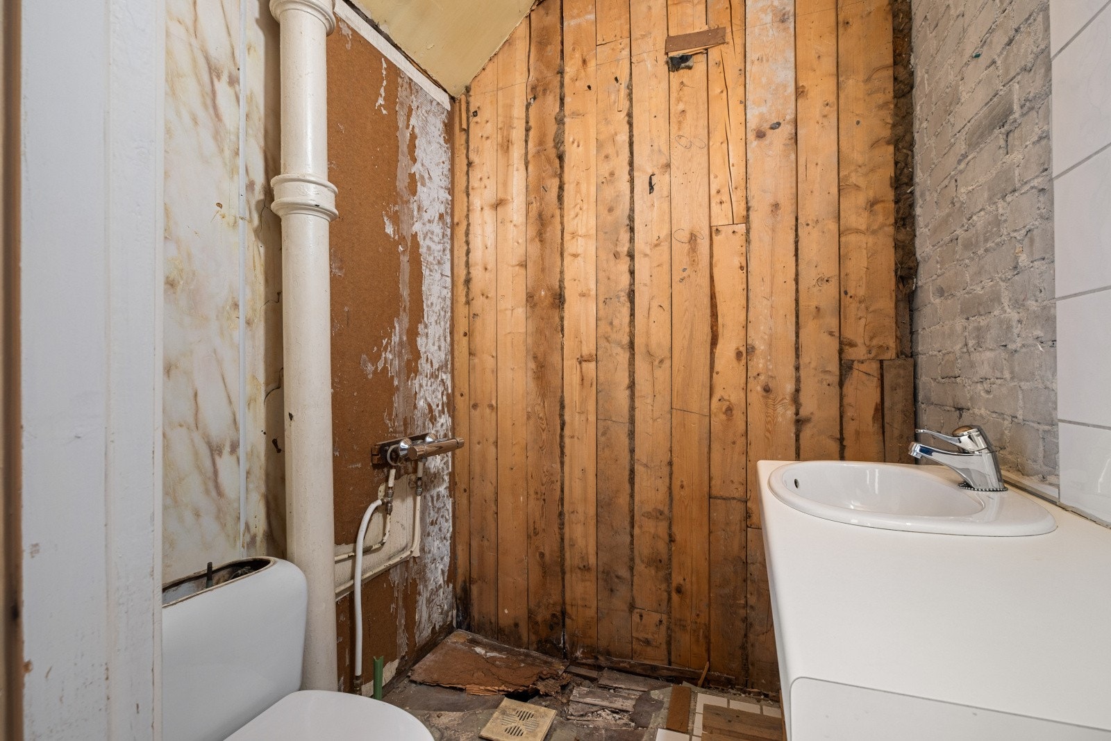Badet må rehabiliteres. Galleribilde