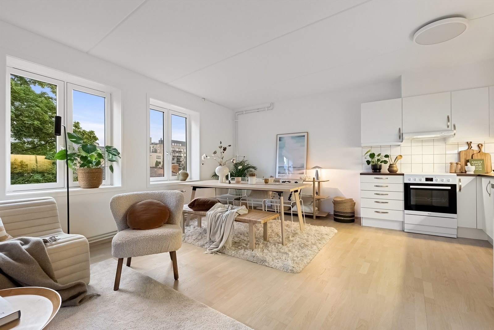 Leiligheten har 2-lags isolerglass fra 2002. Galleribilde