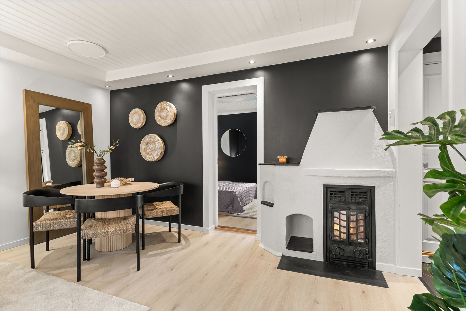 Du får god plass til å innrede med et spisebord i stuen. Galleribilde