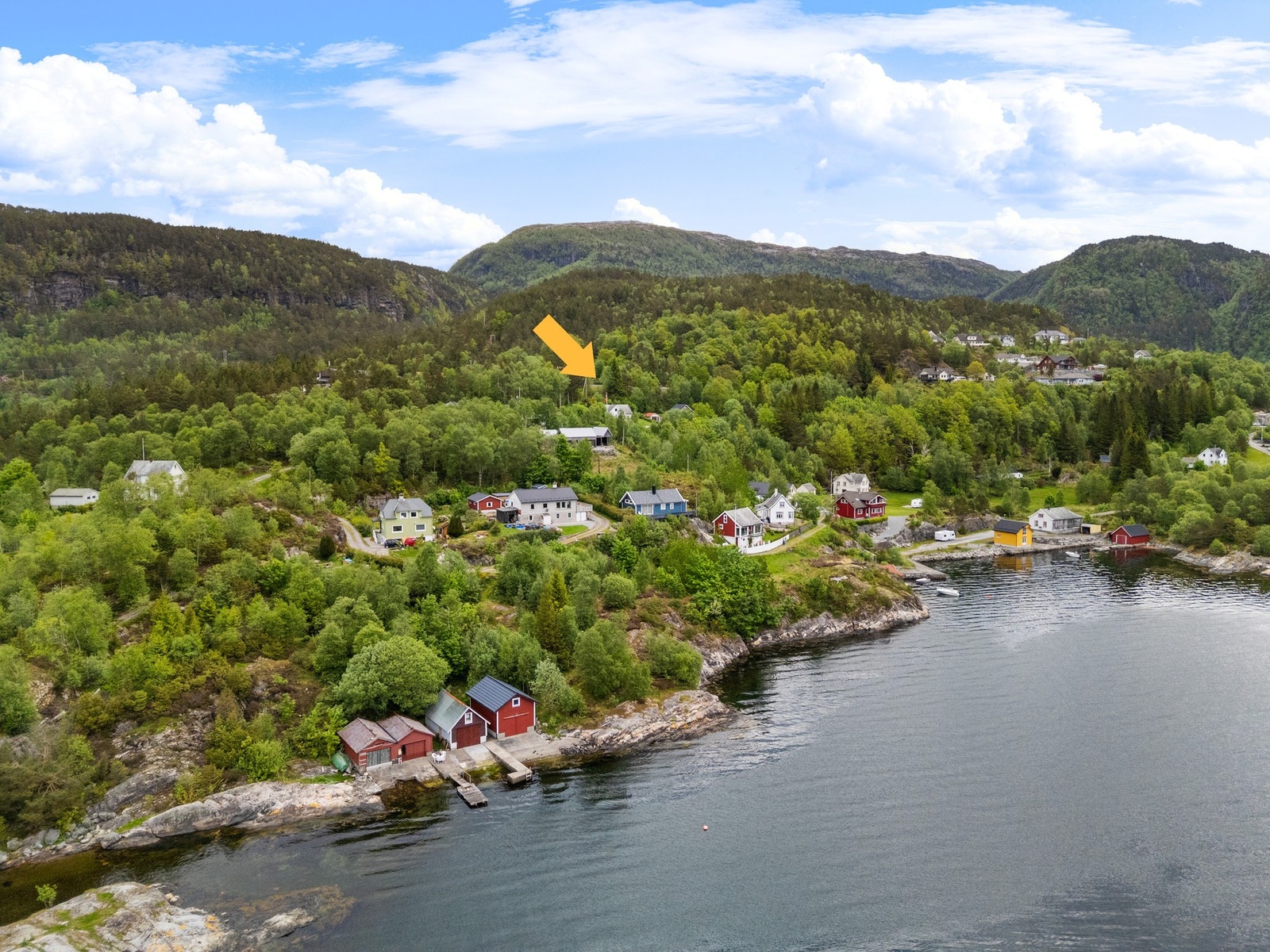 Naustet befinner seg få minutters gange fra eiendommen Galleribilde