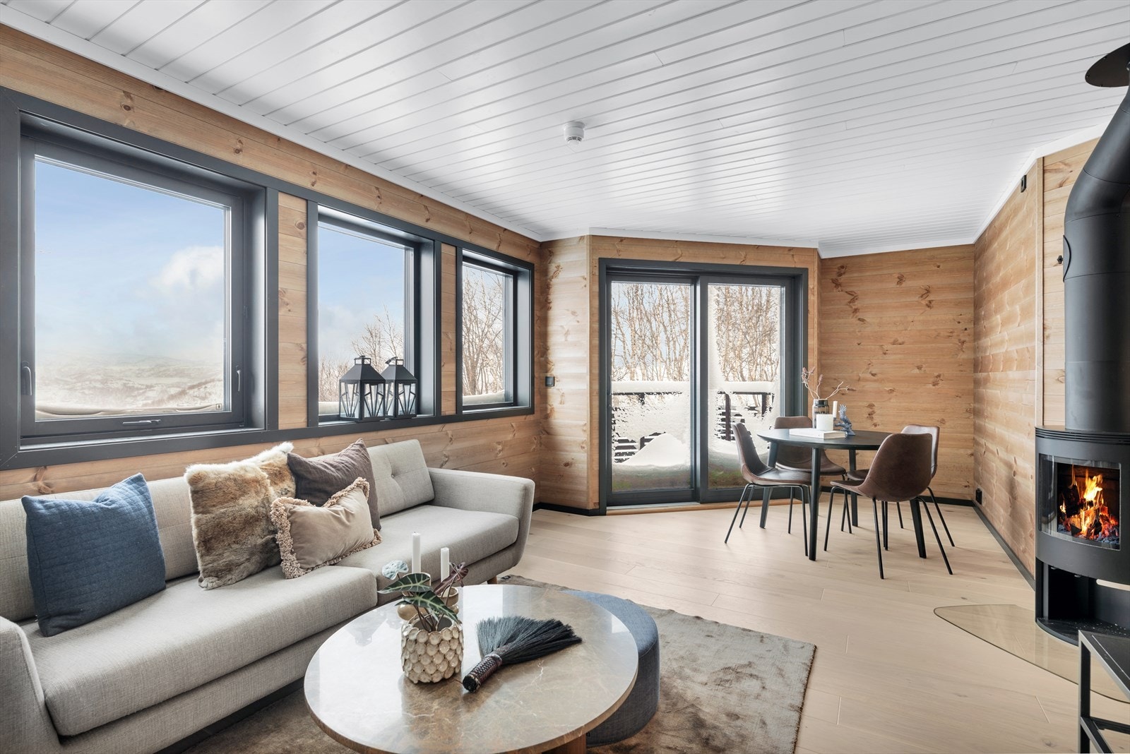 Leiligheten ligger fint til like bak Sirdal Høyfjellshotel - ski in ski out Galleribilde
