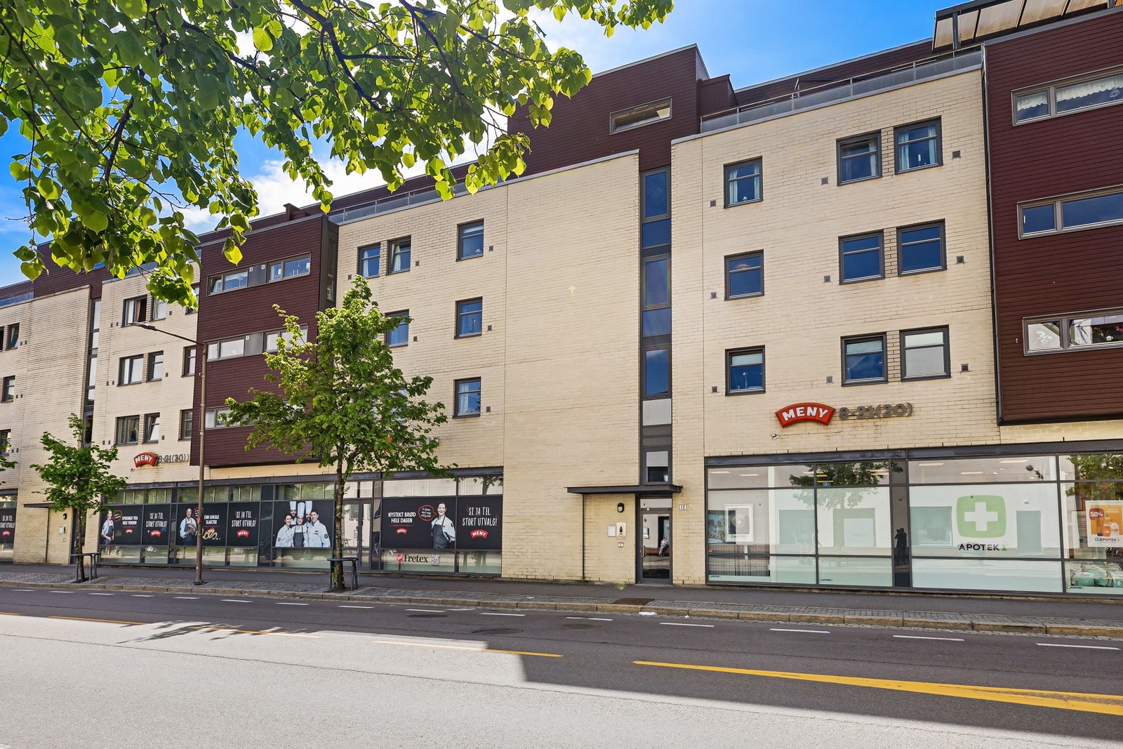 Fasade, inngangsparti Galleribilde