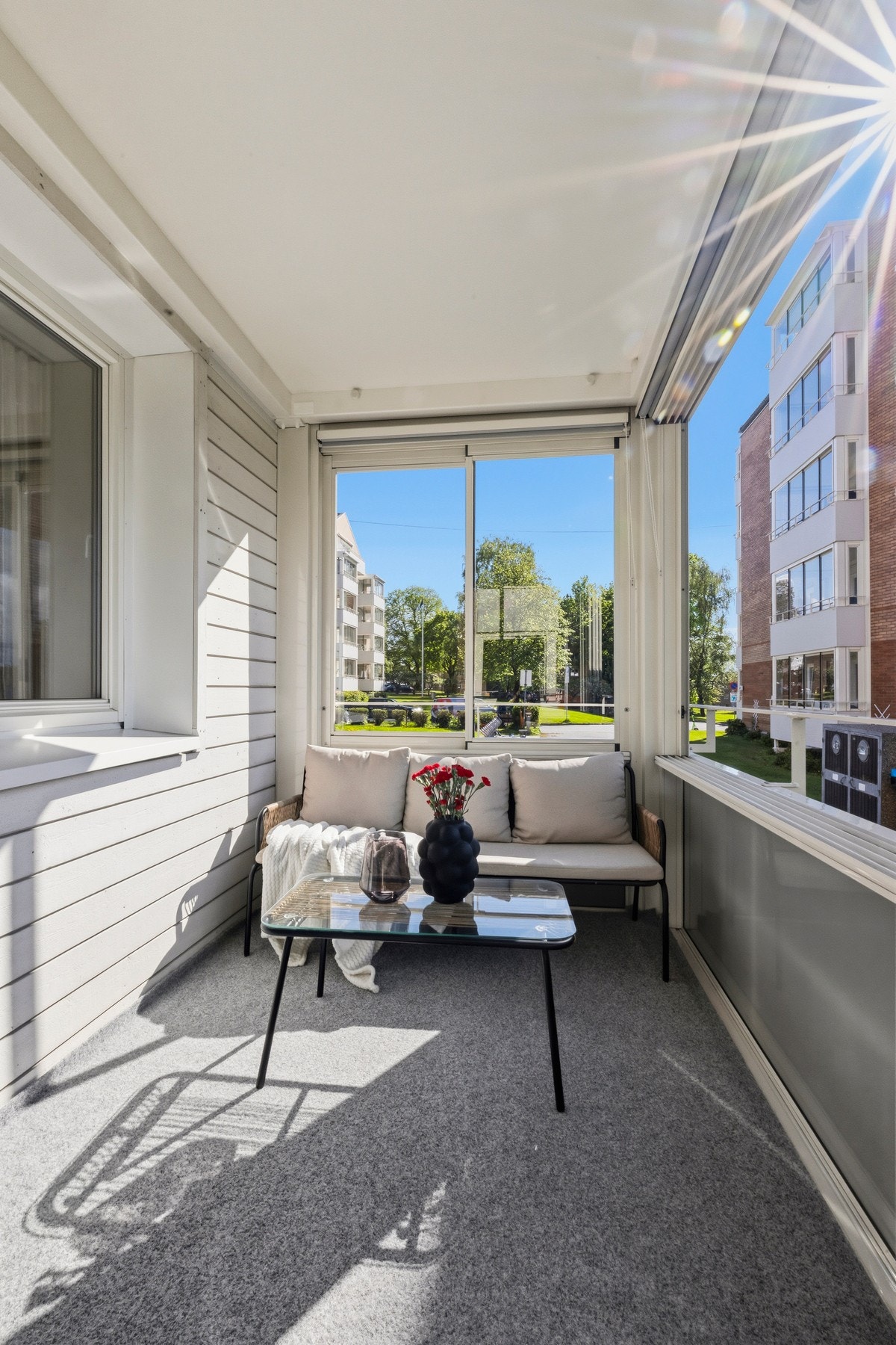 Balkongen er vestvendt og byr på ypperlige solforhold. Galleribilde
