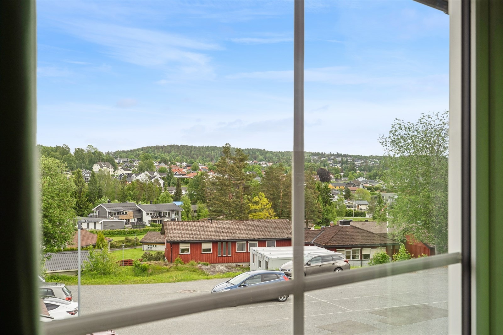 Her får du en perfekt balanse mellom nærhet til naturen og en praktisk hverdag. Galleribilde