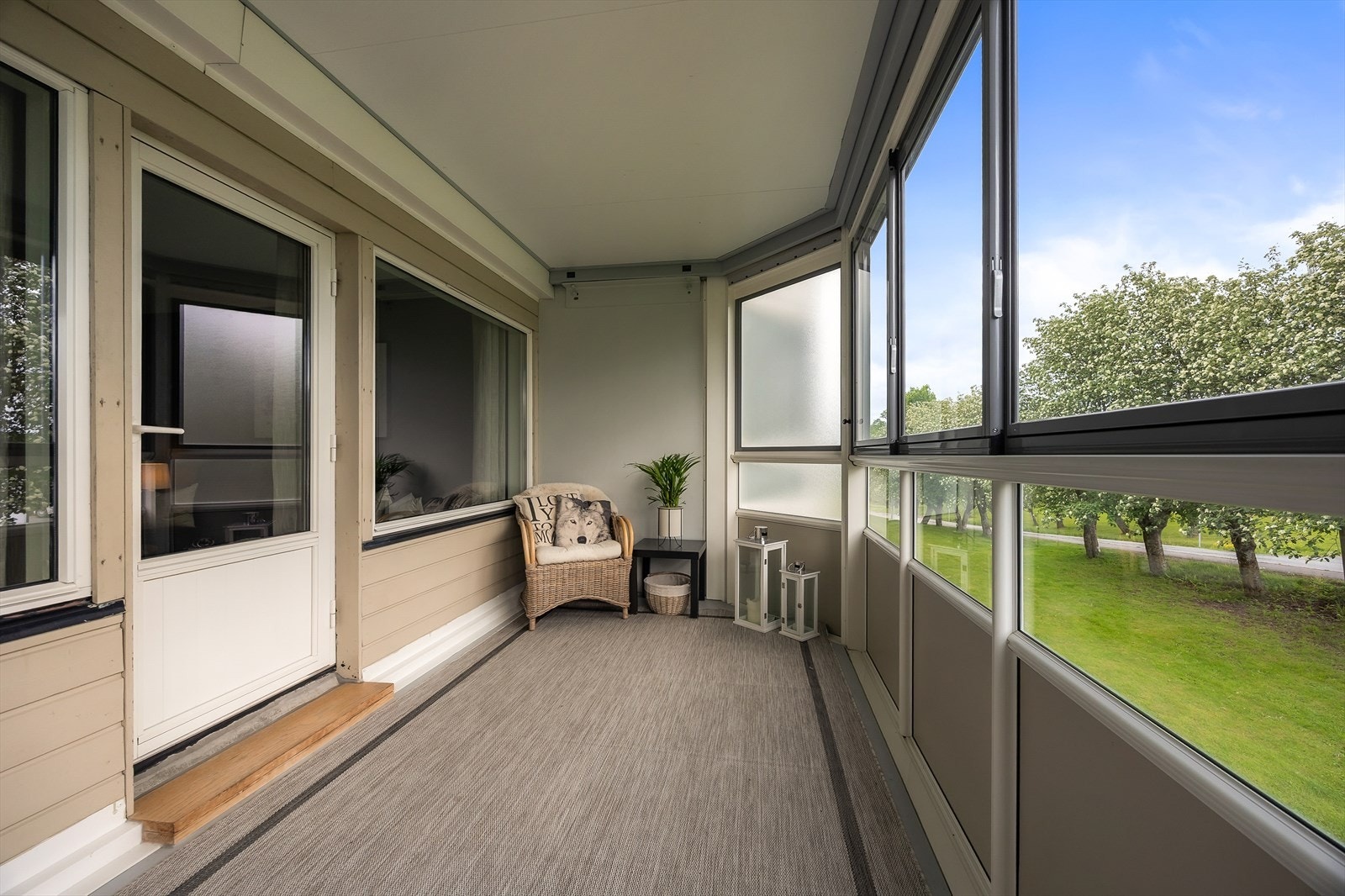 Balkongen er lett tilgjengelig fra stuen. Galleribilde