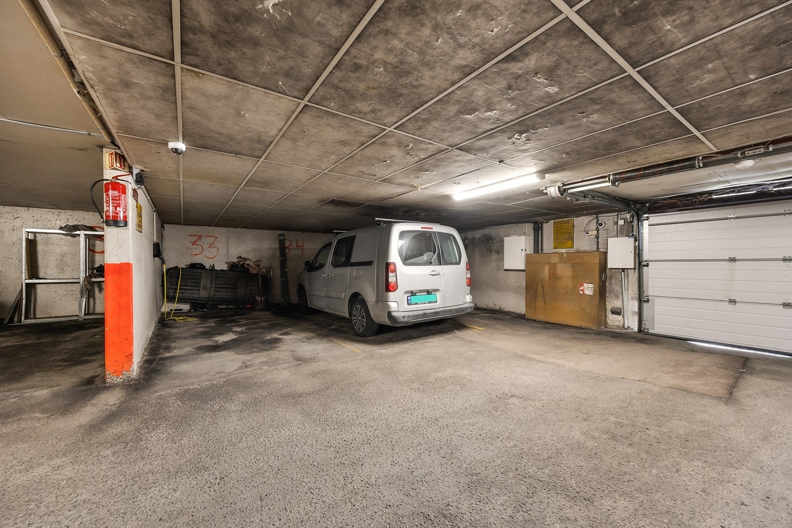 Det medfølger en fast parkeringsplass i felles garasjeanlegg. Galleribilde