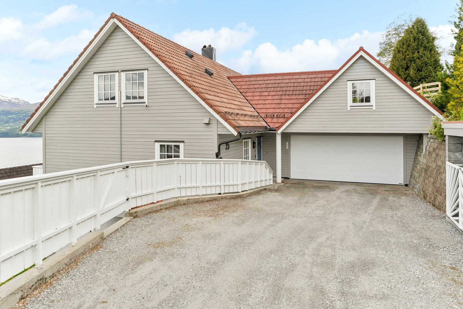 Rikeleg med parkering Galleribilde