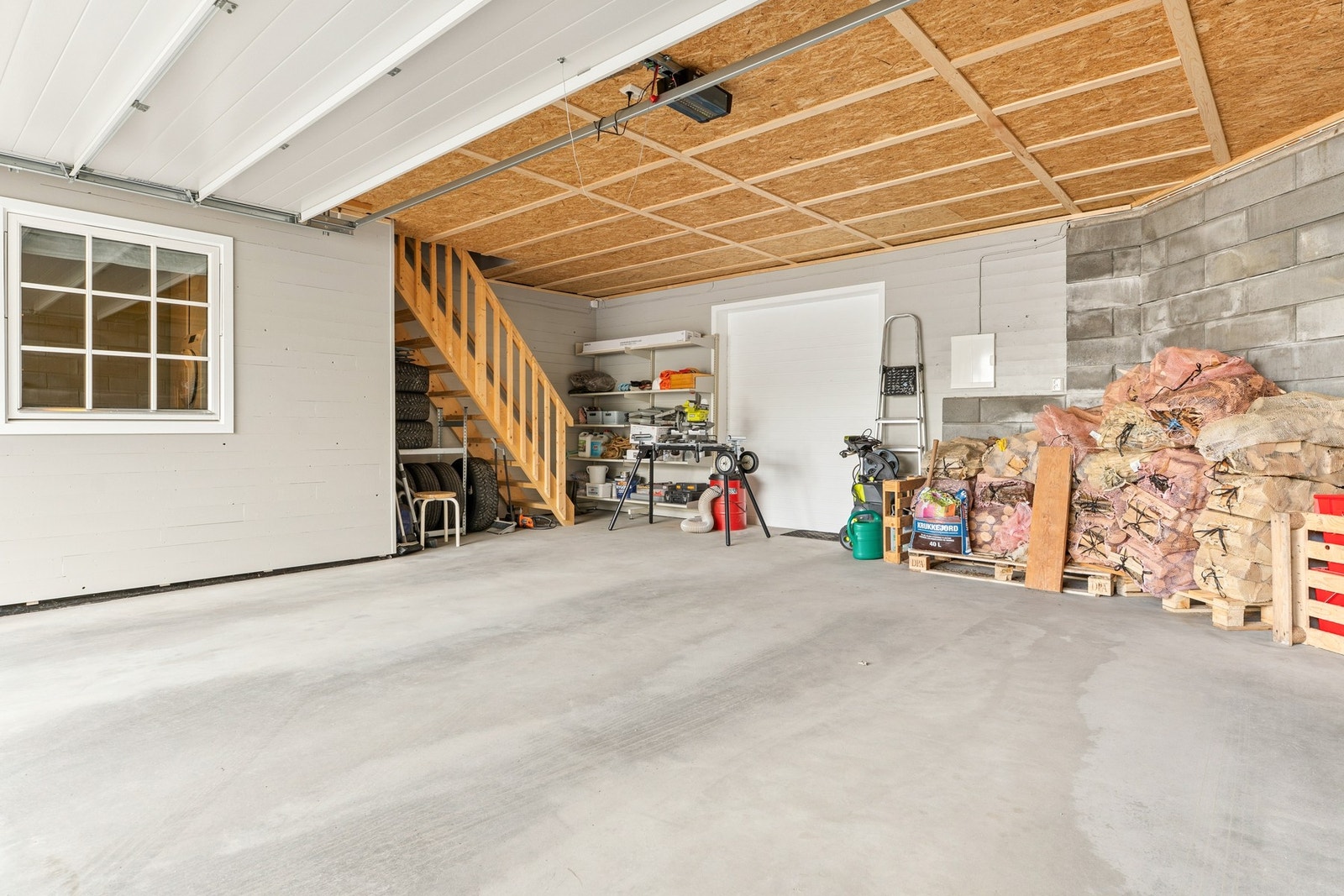 Plass til fleire bilar Galleribilde