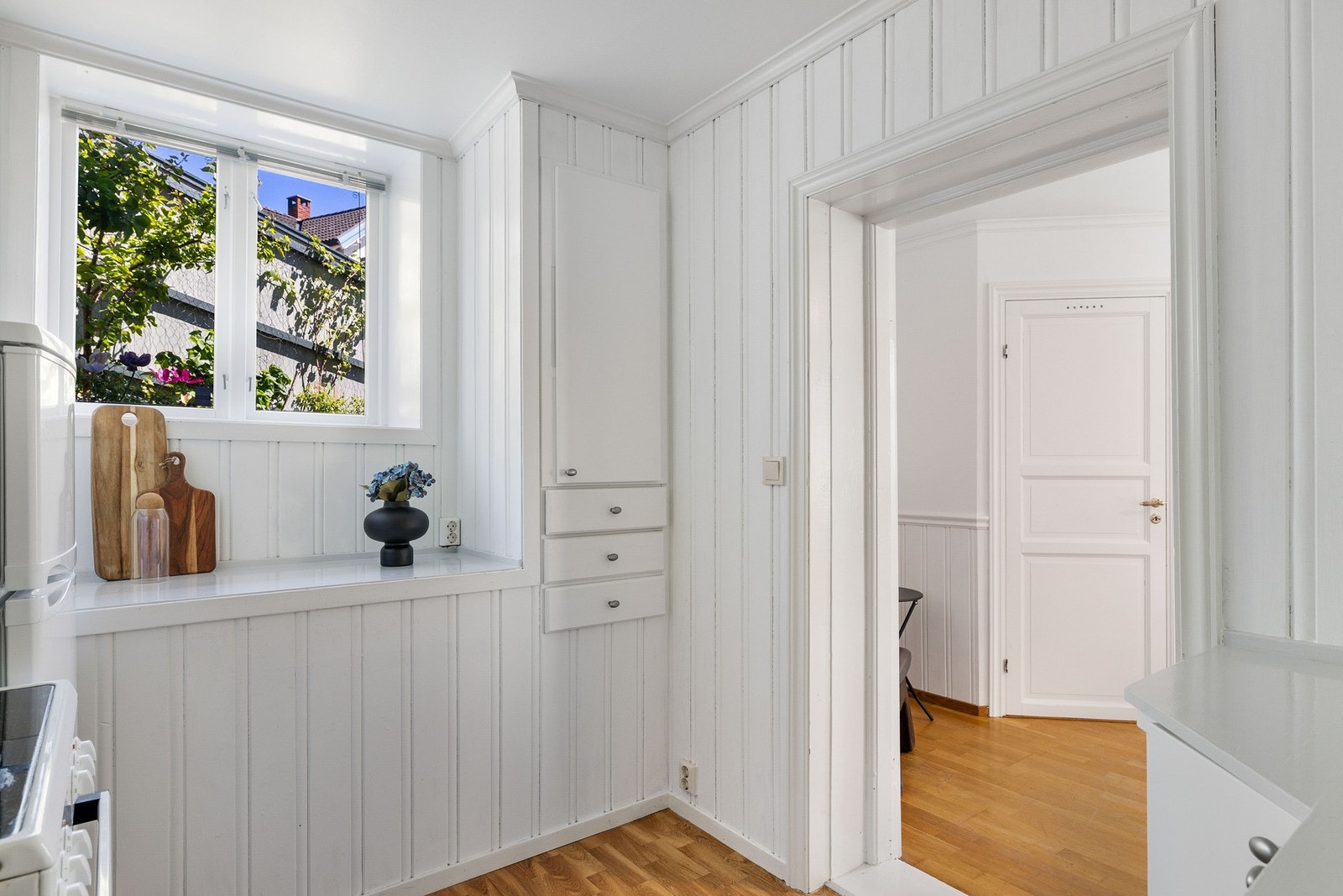 Kjøkkenet er klassisk innredet. Galleribilde