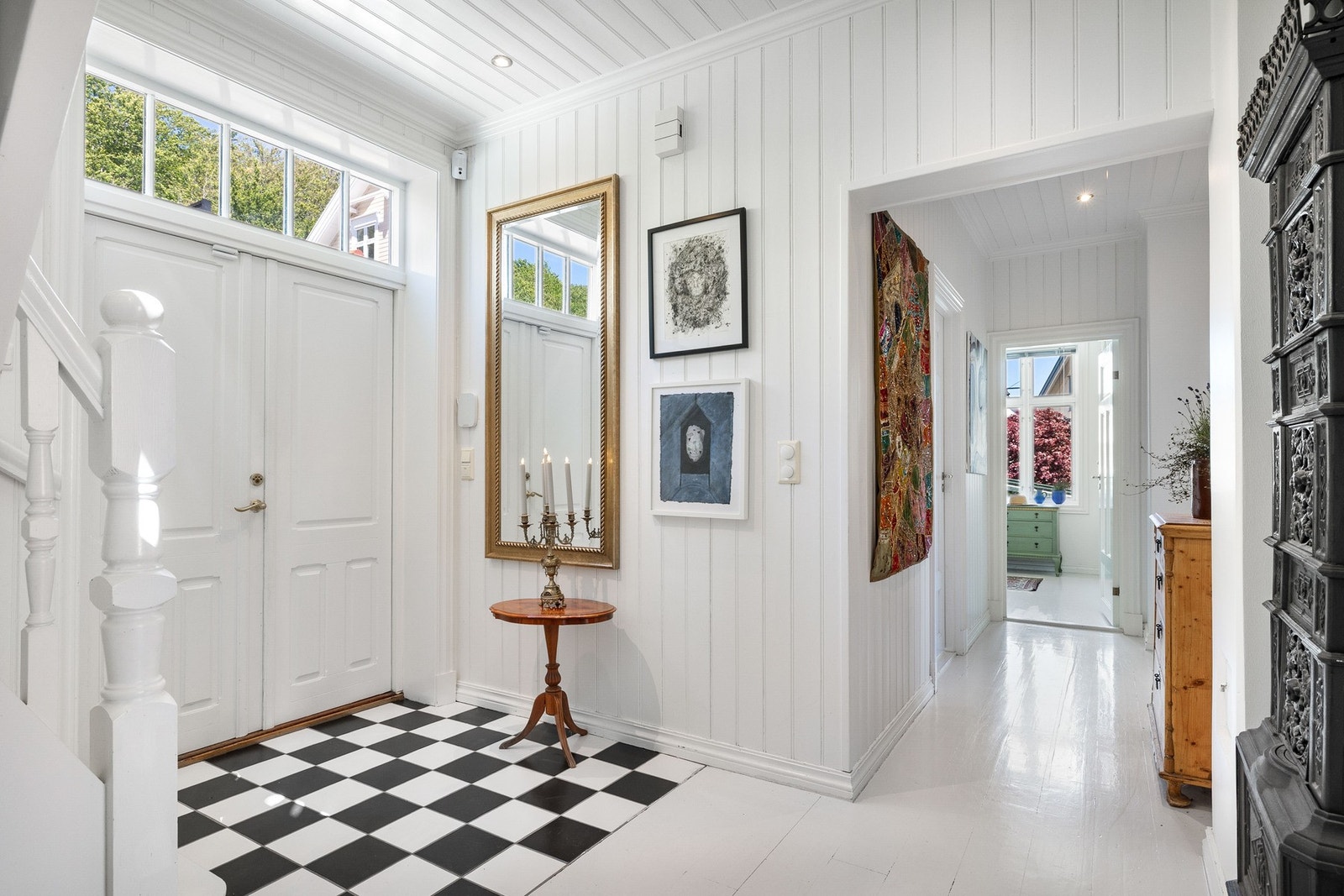 Du ønskes velkommen inn i en romslig entré! Galleribilde