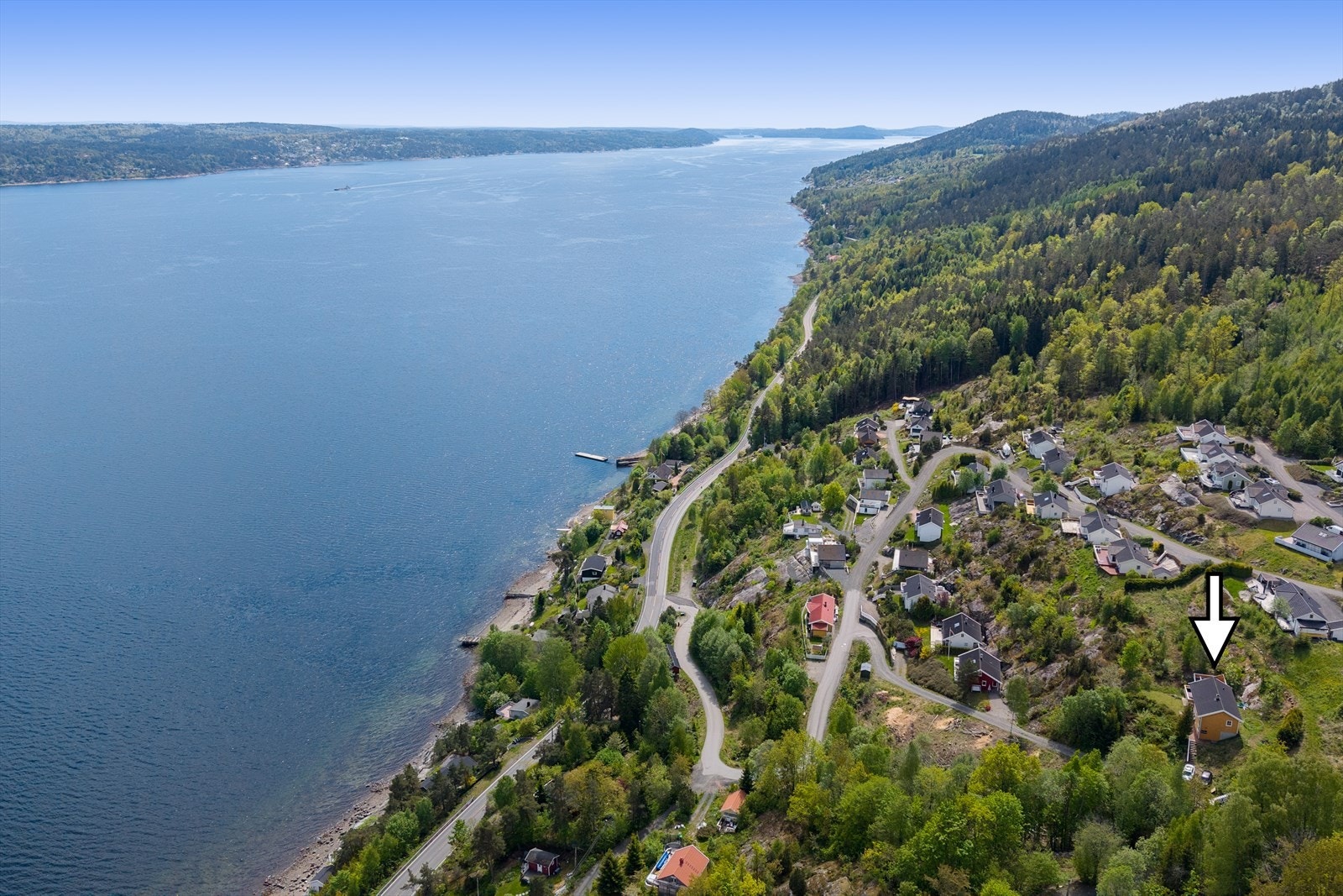 Velkommen til Strandskogen 30, presentert av Håkon Espeseth i Nordvik Asker. Foto: Eiendomsfoto AS. Galleribilde