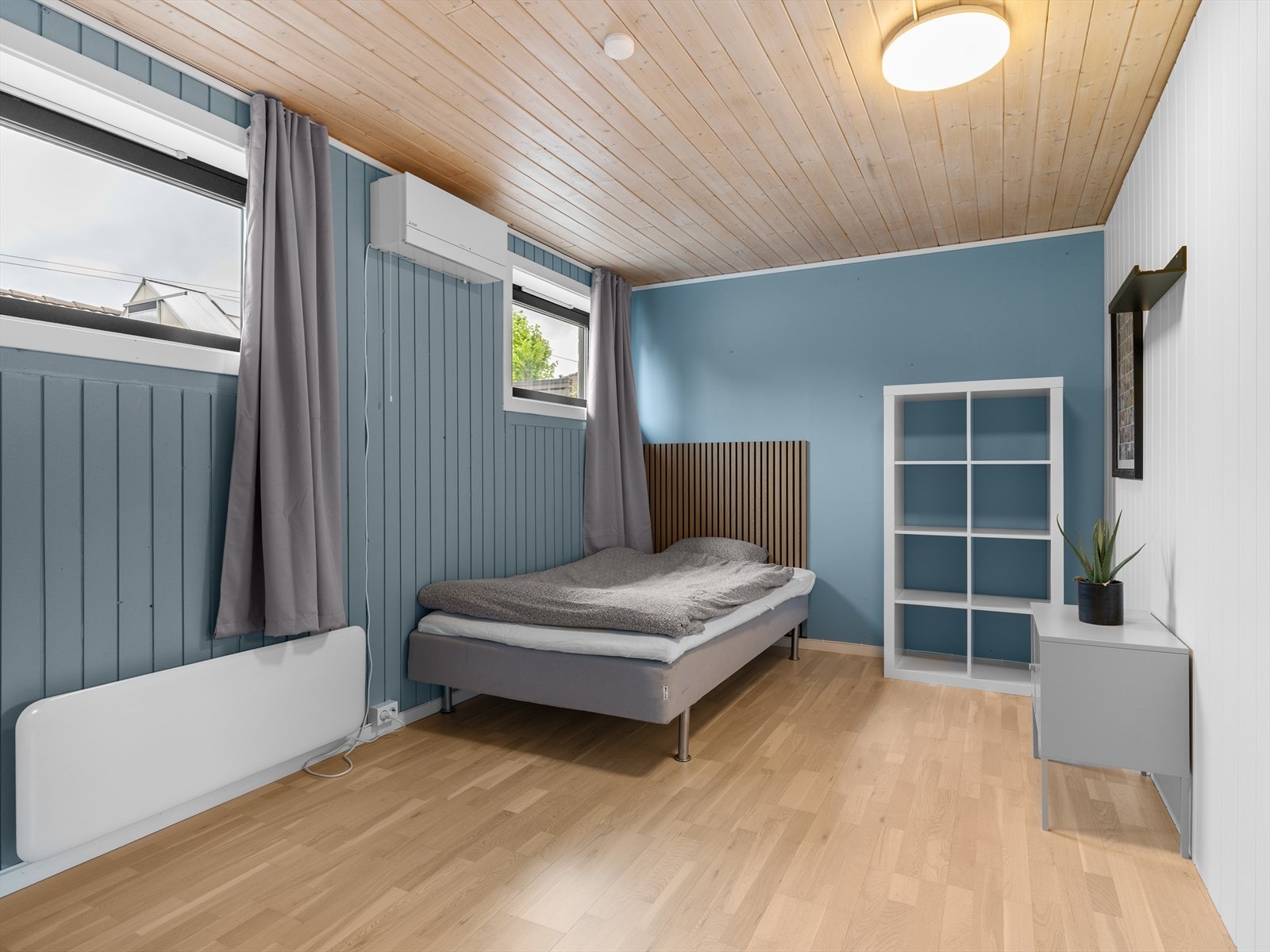 Begge soverommene i kjelleren har god størrelse, med plass til seng og øvrig ønsket møblement. Galleribilde