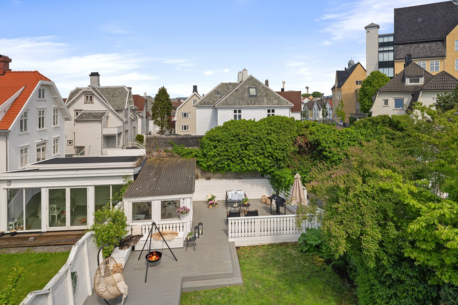 Eiendommen har tilgang til et hyggelig, felles uteområde. Galleribilde