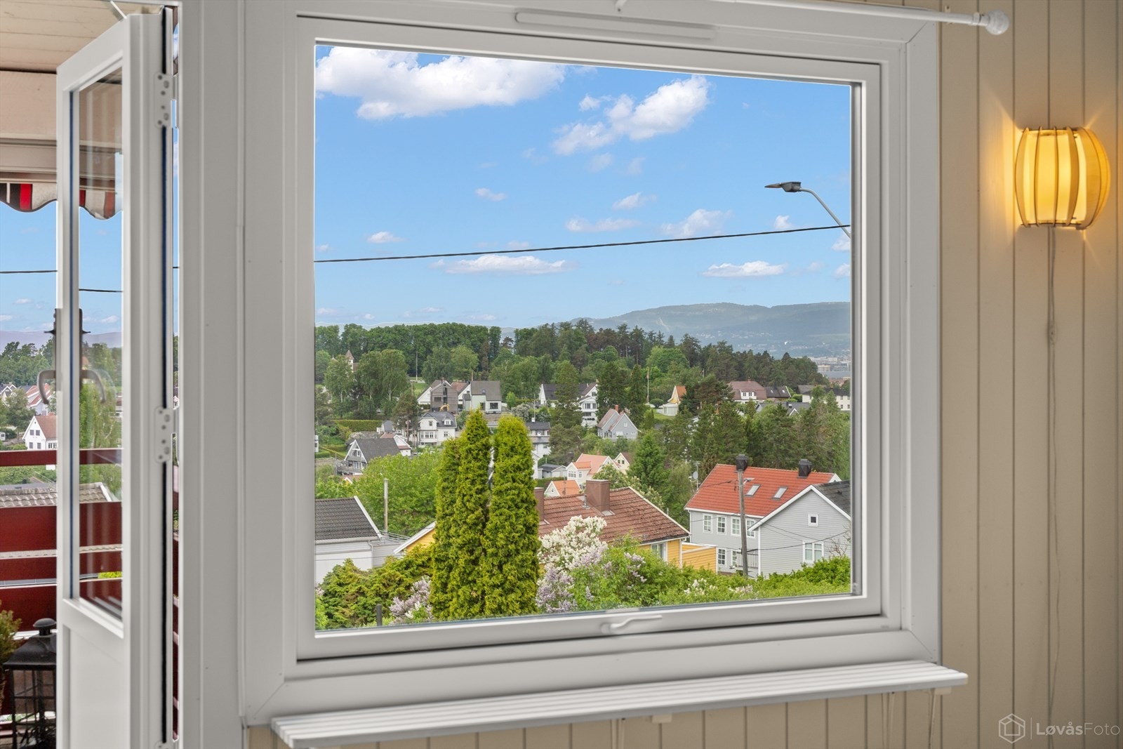 Boligen presenteres av Renee B. Løkke v/ Nordvik Østensjø. Galleribilde