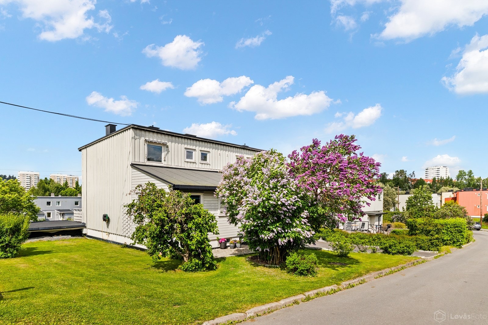 Her bor du i et veldrevet borettslag i et barnevennlig område på Manglerud, perfekt for barnefamilier. Galleribilde