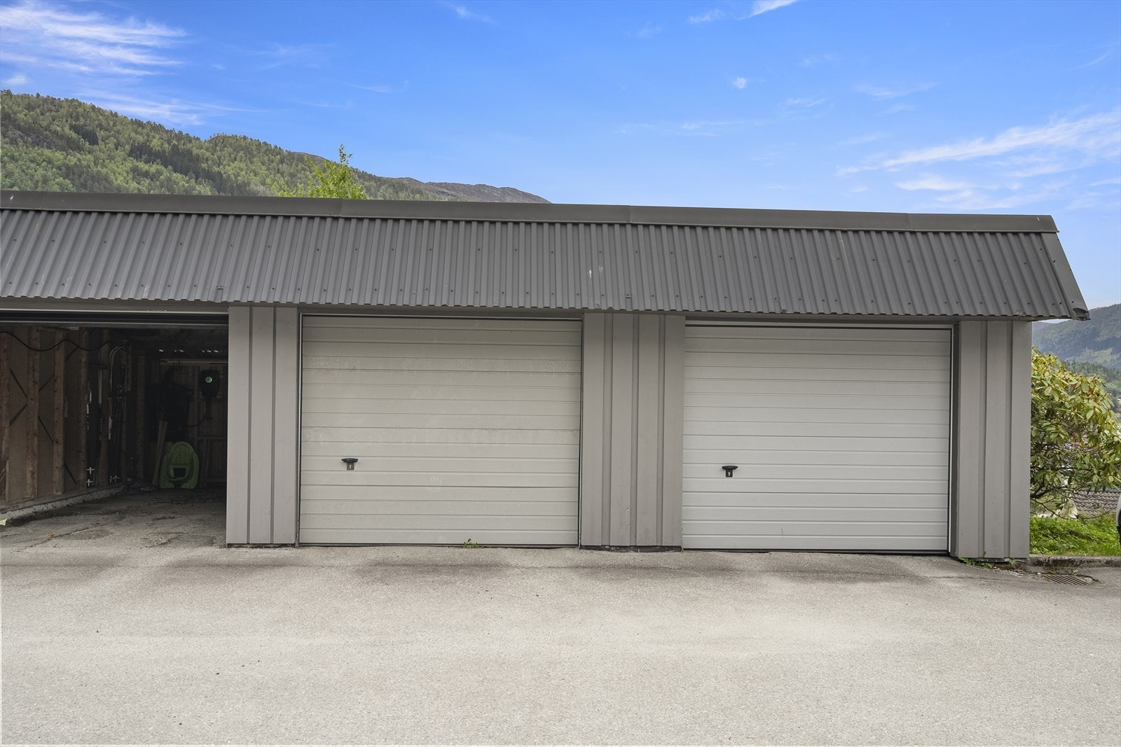 - Andelen disponerer egen garasje på 16m2 - Galleribilde