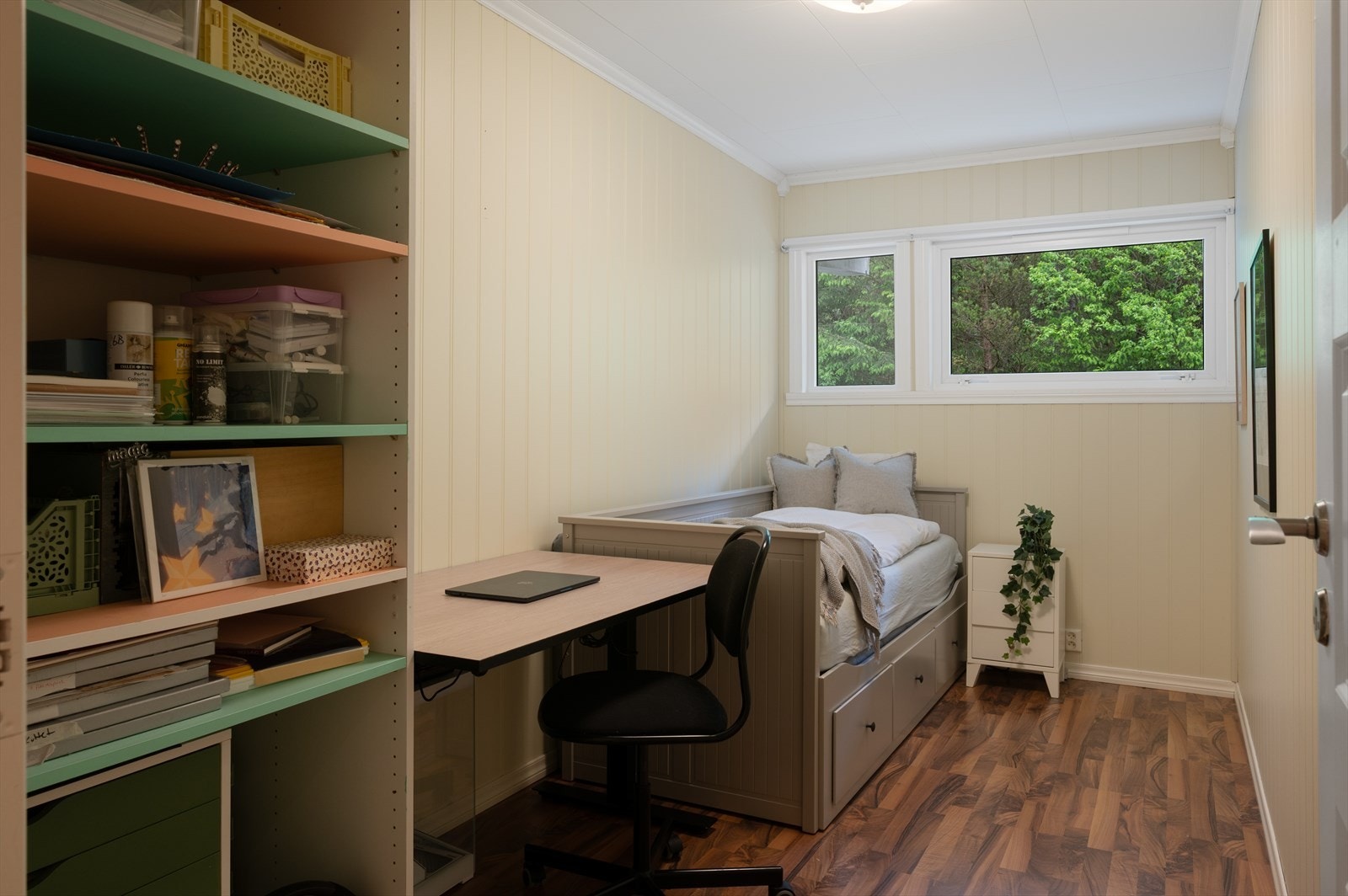 - Leiligheten inneholder tre soverom på hhv. 11,5 m², 8,6 m² og 8,9 m² - Galleribilde