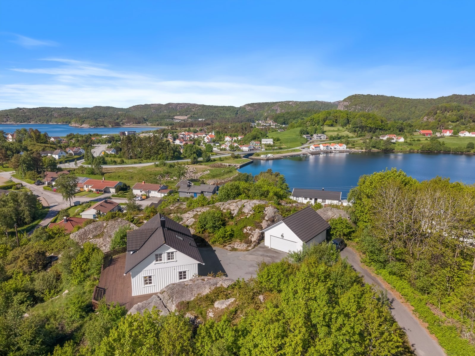 Mot Spangereid-kanalen. Galleribilde