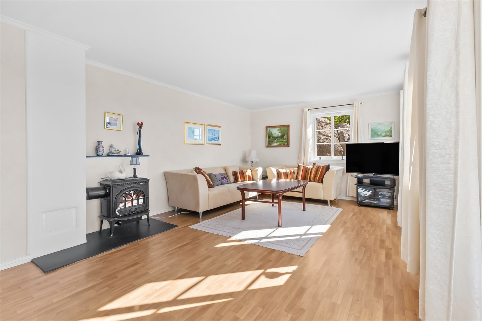 God plass til sofagruppe m.m. Galleribilde