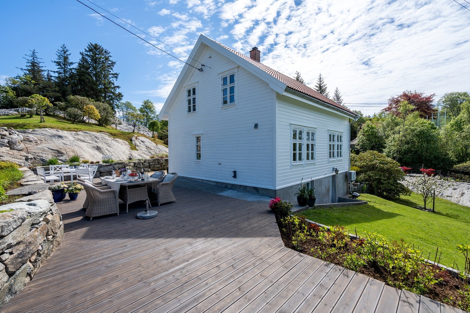 På eiendommen finner en alltid en terrasse hvor en kan ta en pust i bakken. Galleribilde