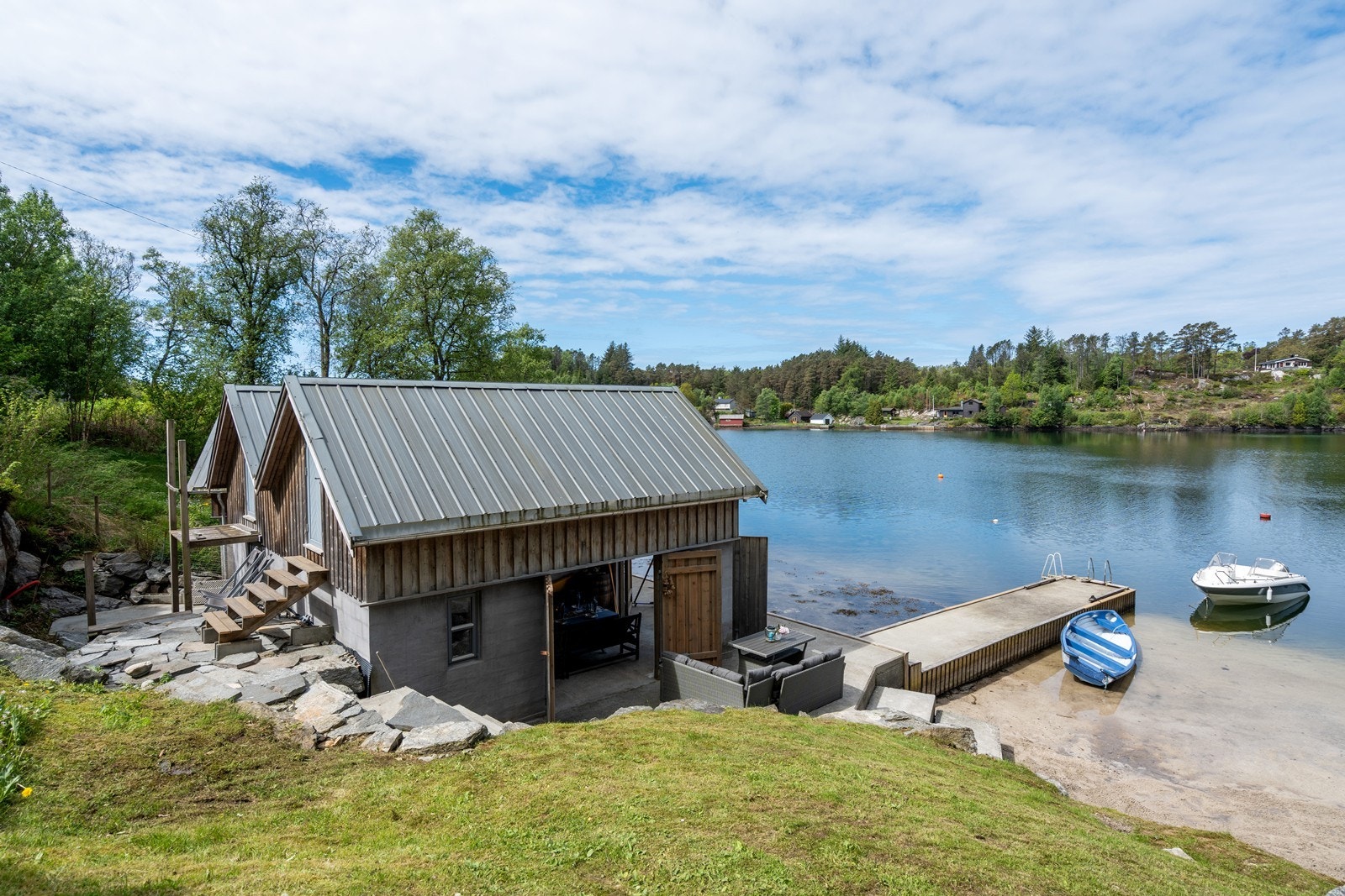 Vestvendt, solrikt og svært usjenert! Galleribilde