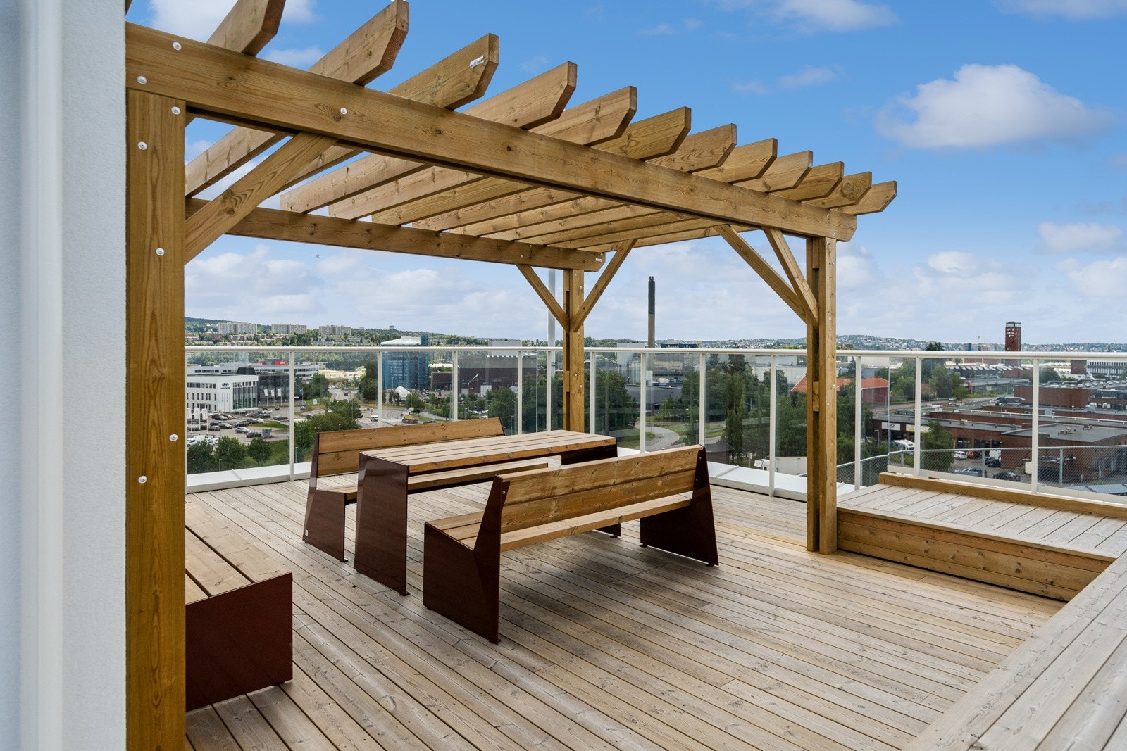 Som beboer i Lars Husmanns gate 7 har du tilgang til flott, solrik takterrasse med sittegrupper. Galleribilde